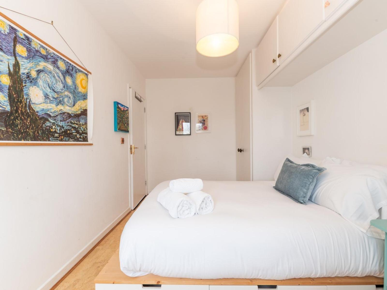 Pass The Keys Stylish Cosy - A Design Lover's Dream Apartment *