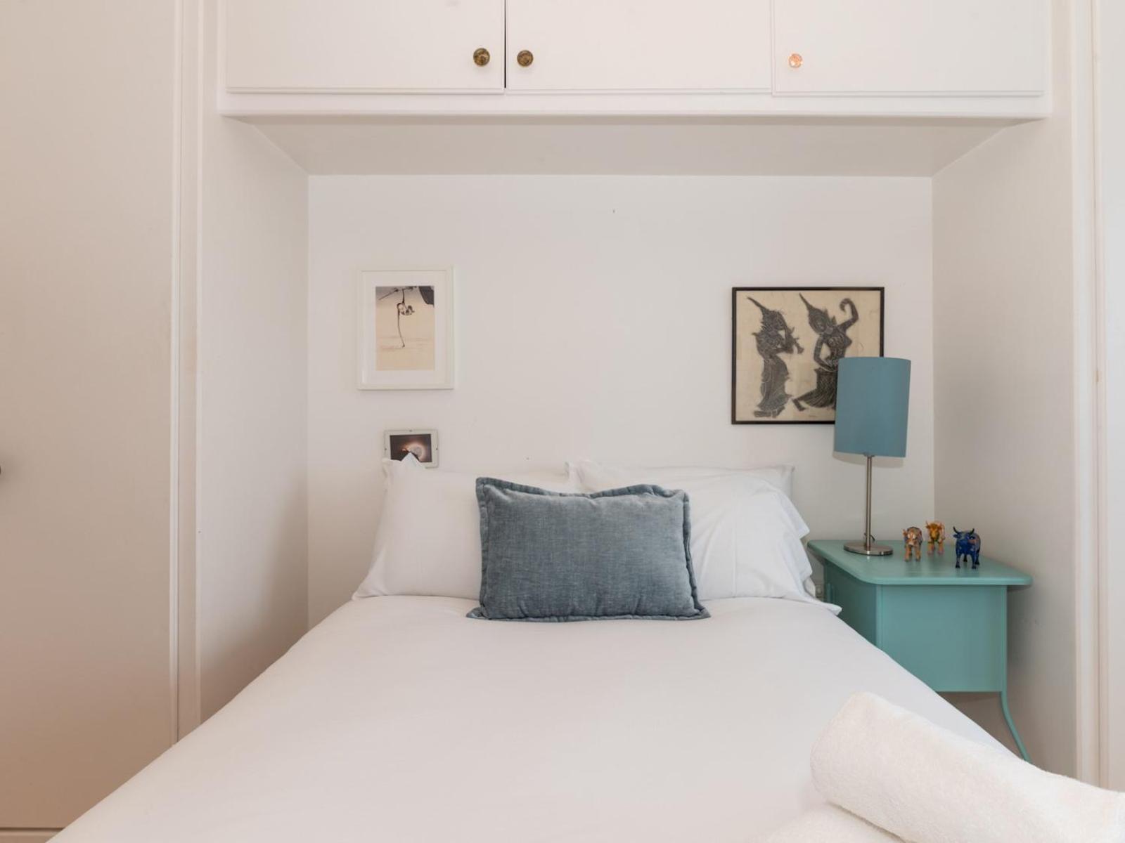 Pass The Keys Stylish Cosy - A Design Lover's Dream Apartment London
