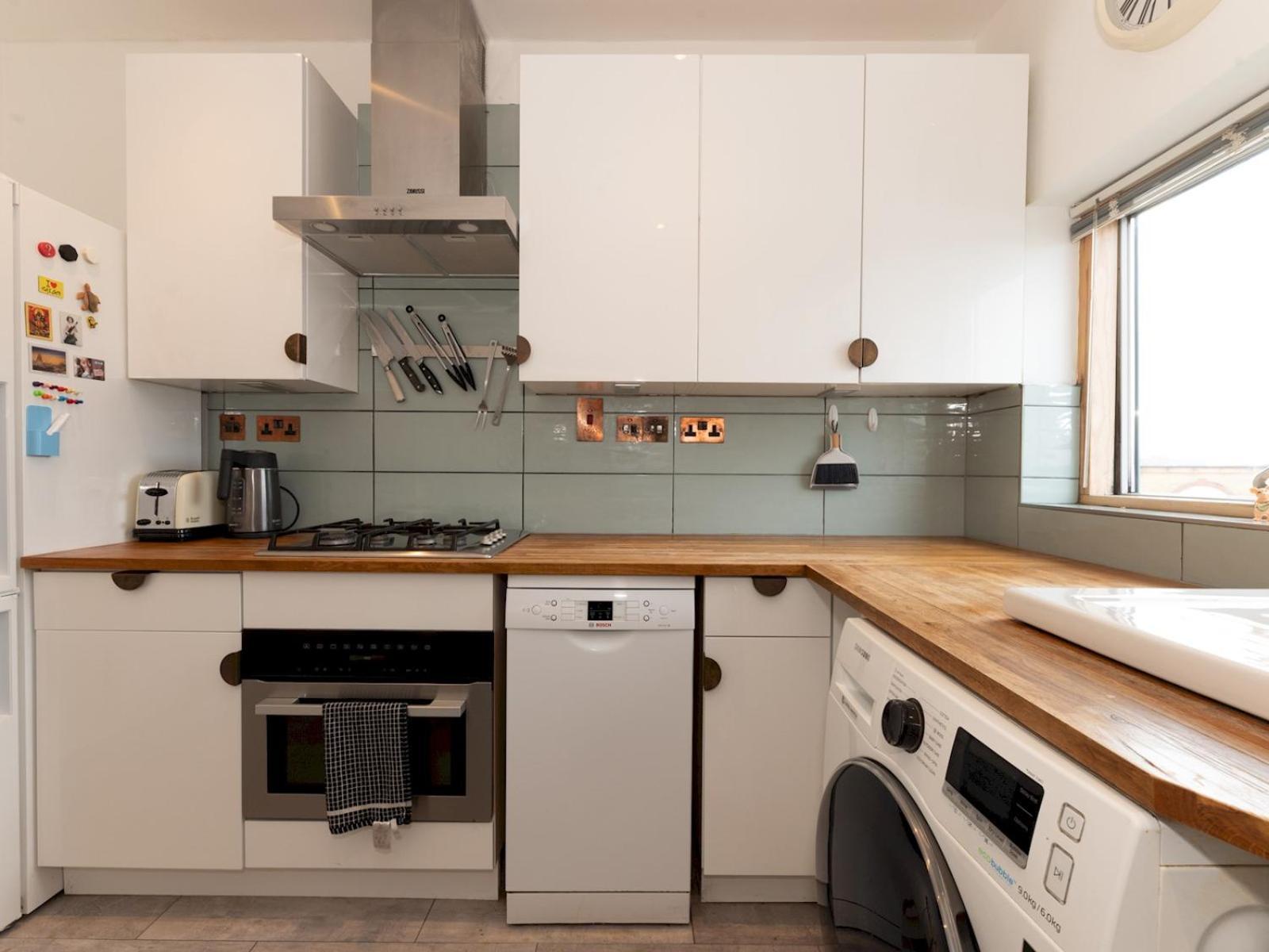 Pass The Keys Stylish Cosy - A Design Lover's Dream Apartment *
