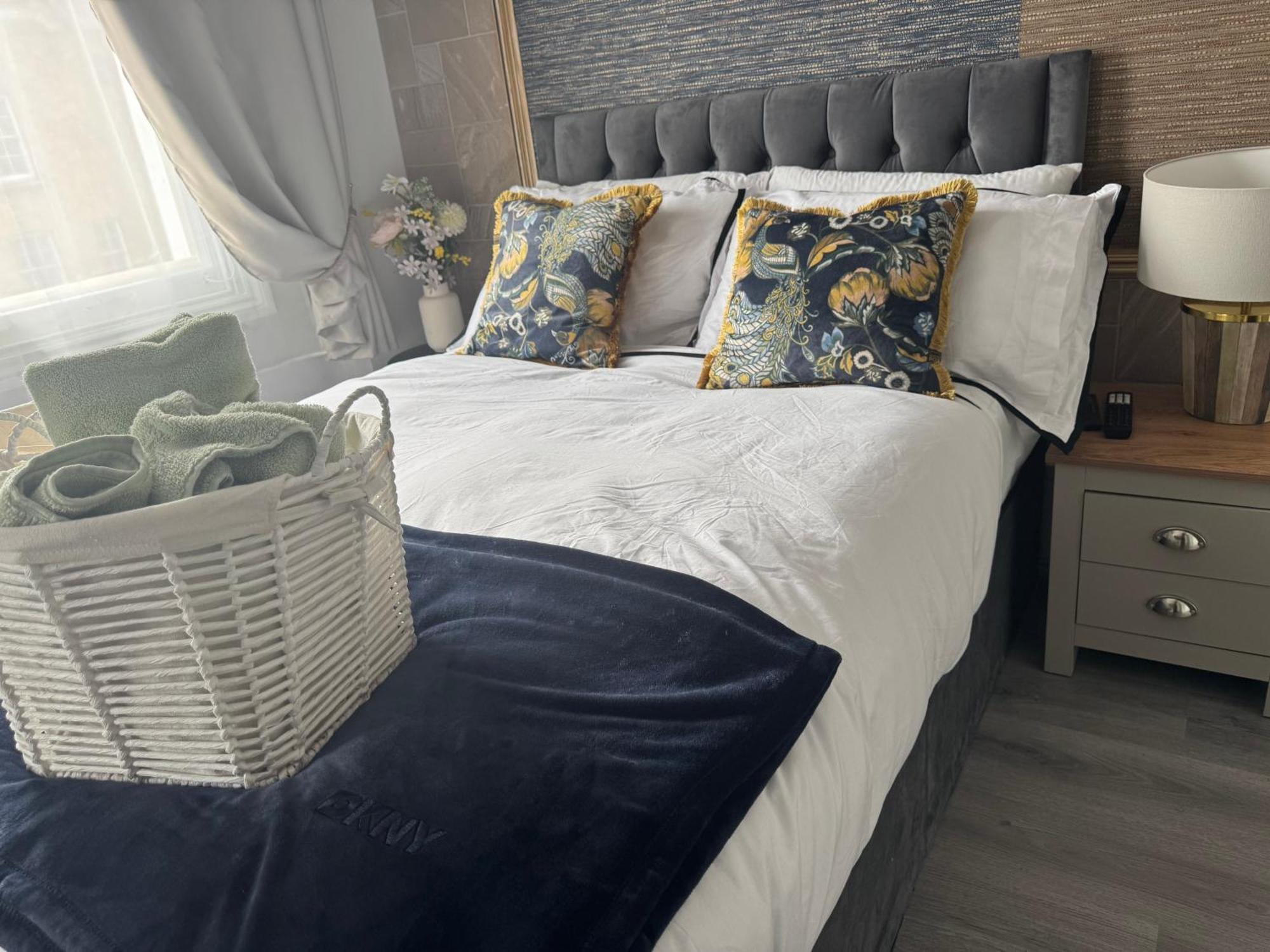 Aimi Luxury Living