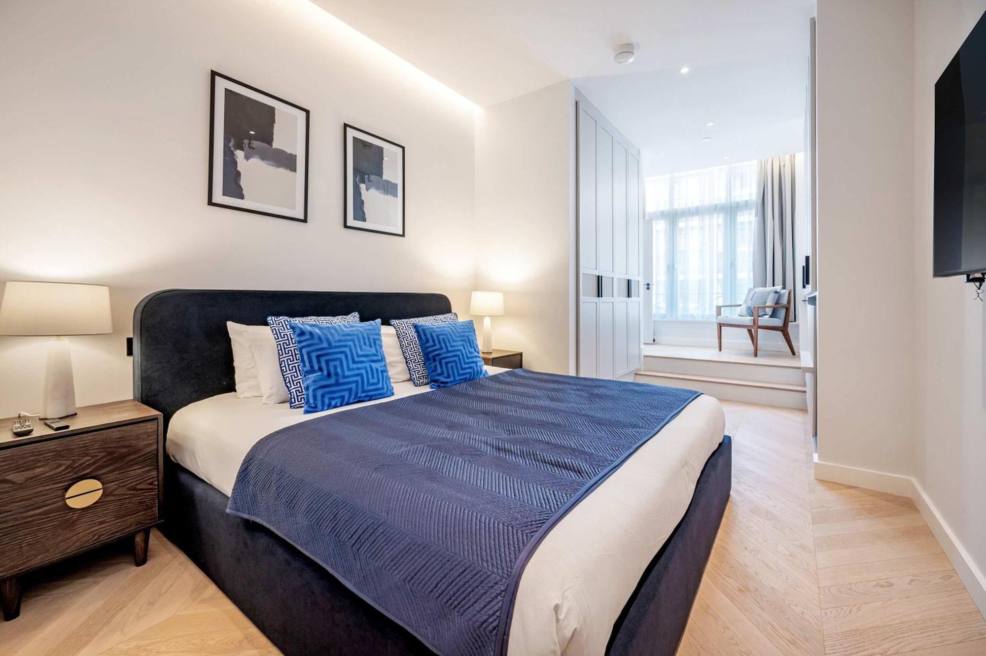 The Heart Of Fitzrovia Beautiful 2 Bed 3 Bath London