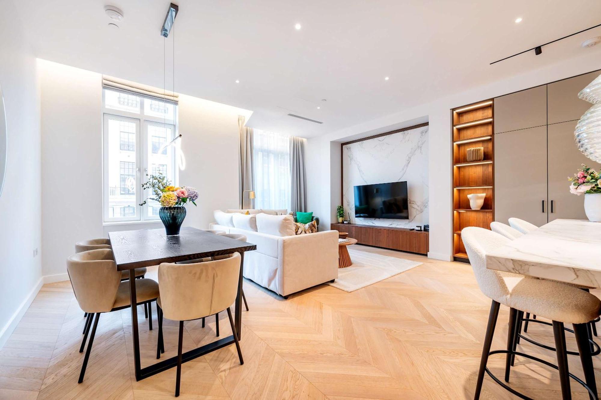 The Heart Of Fitzrovia Beautiful 2 Bed 3 Bath Apartment *