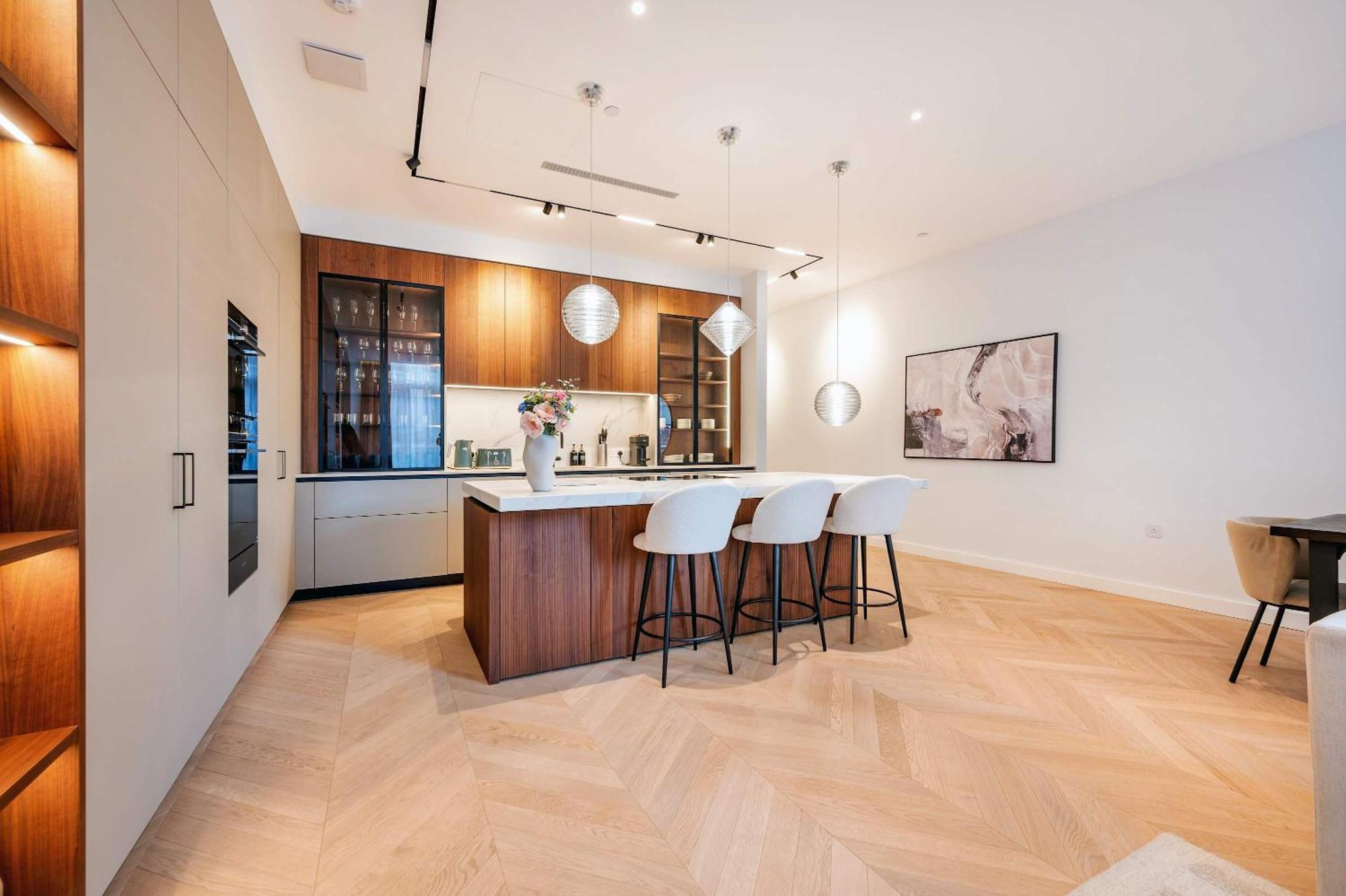 The Heart Of Fitzrovia Beautiful 2 Bed 3 Bath *