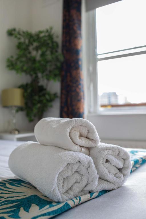 Thames-line Apartment