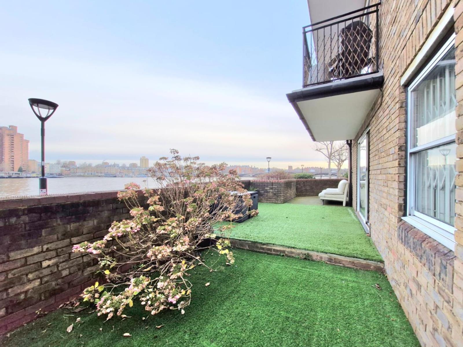 Apartment Thames-line London