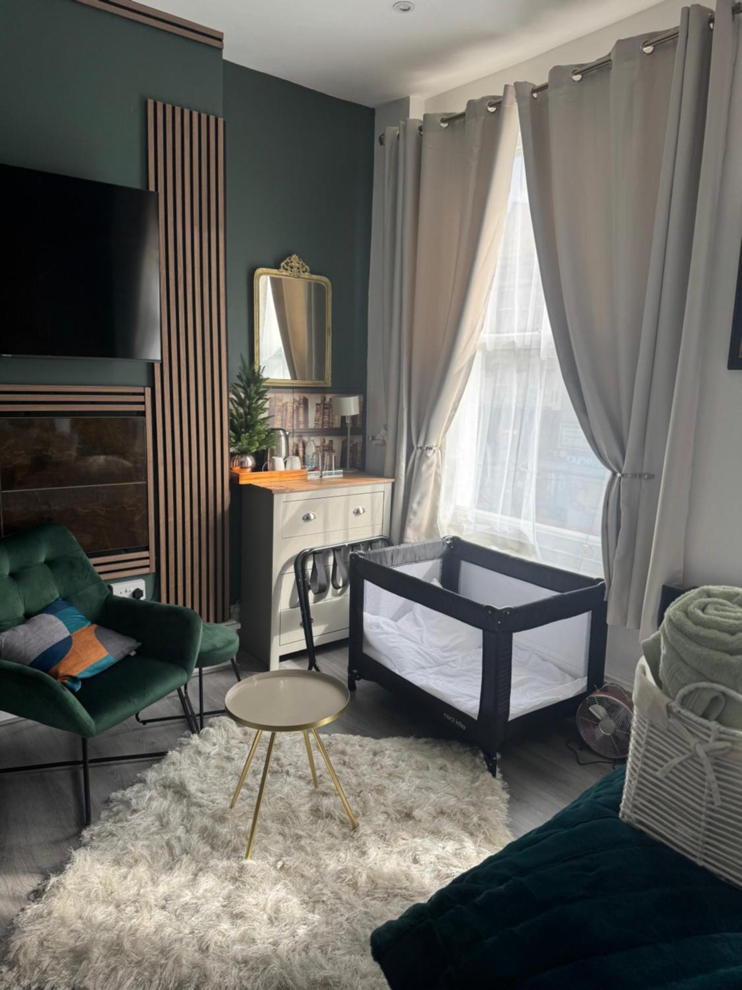 Aimi Luxury Living Guest house *