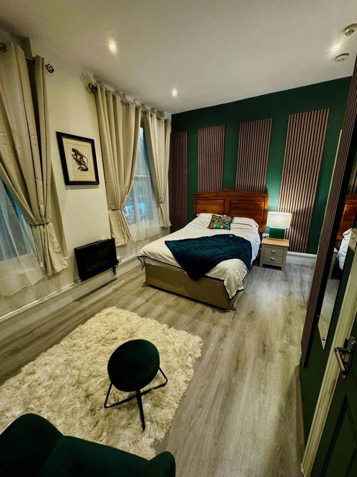 Aimi Luxury Living * London