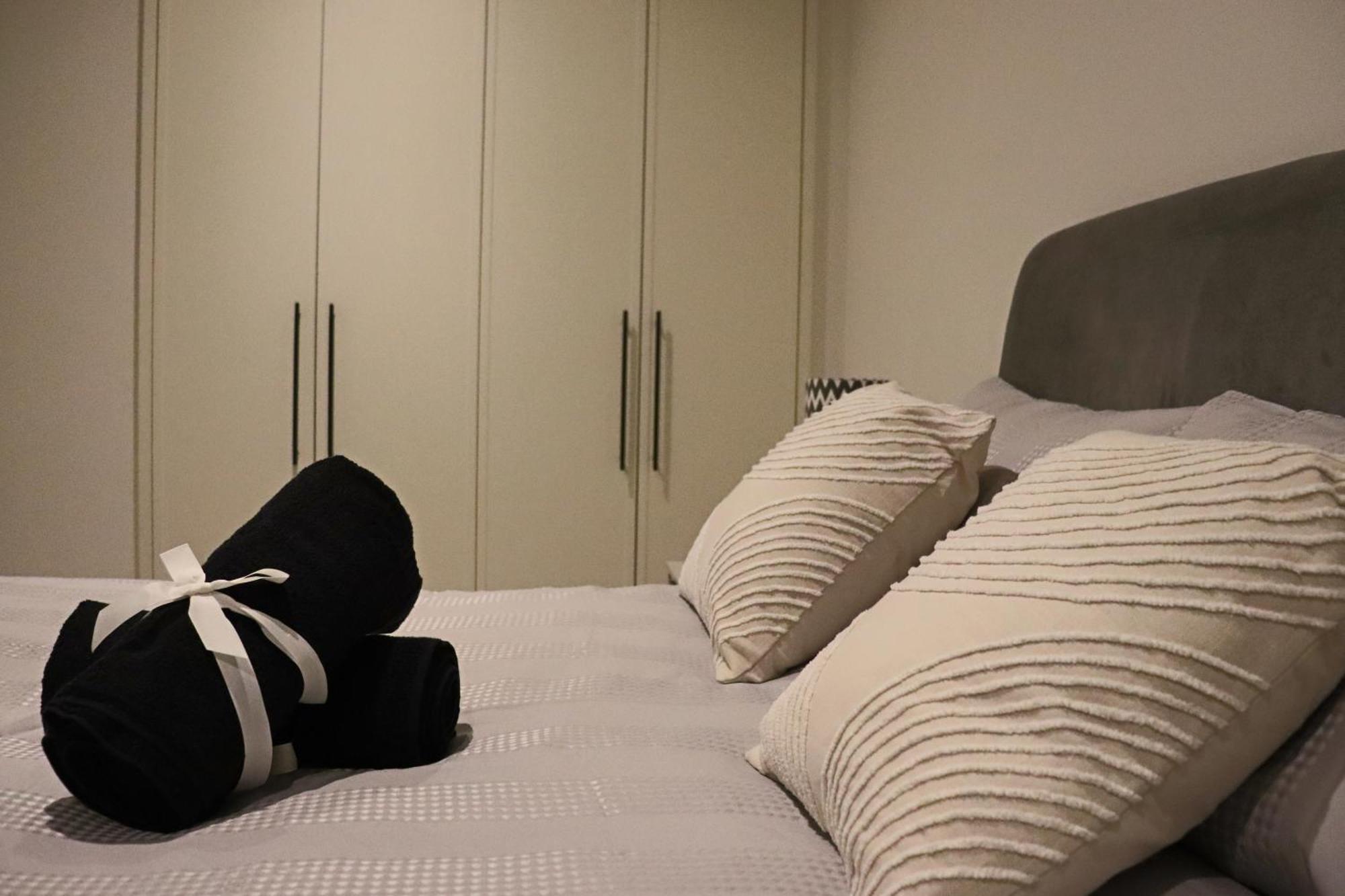 Apartment Luxury 2 Bed 2 Bath *
