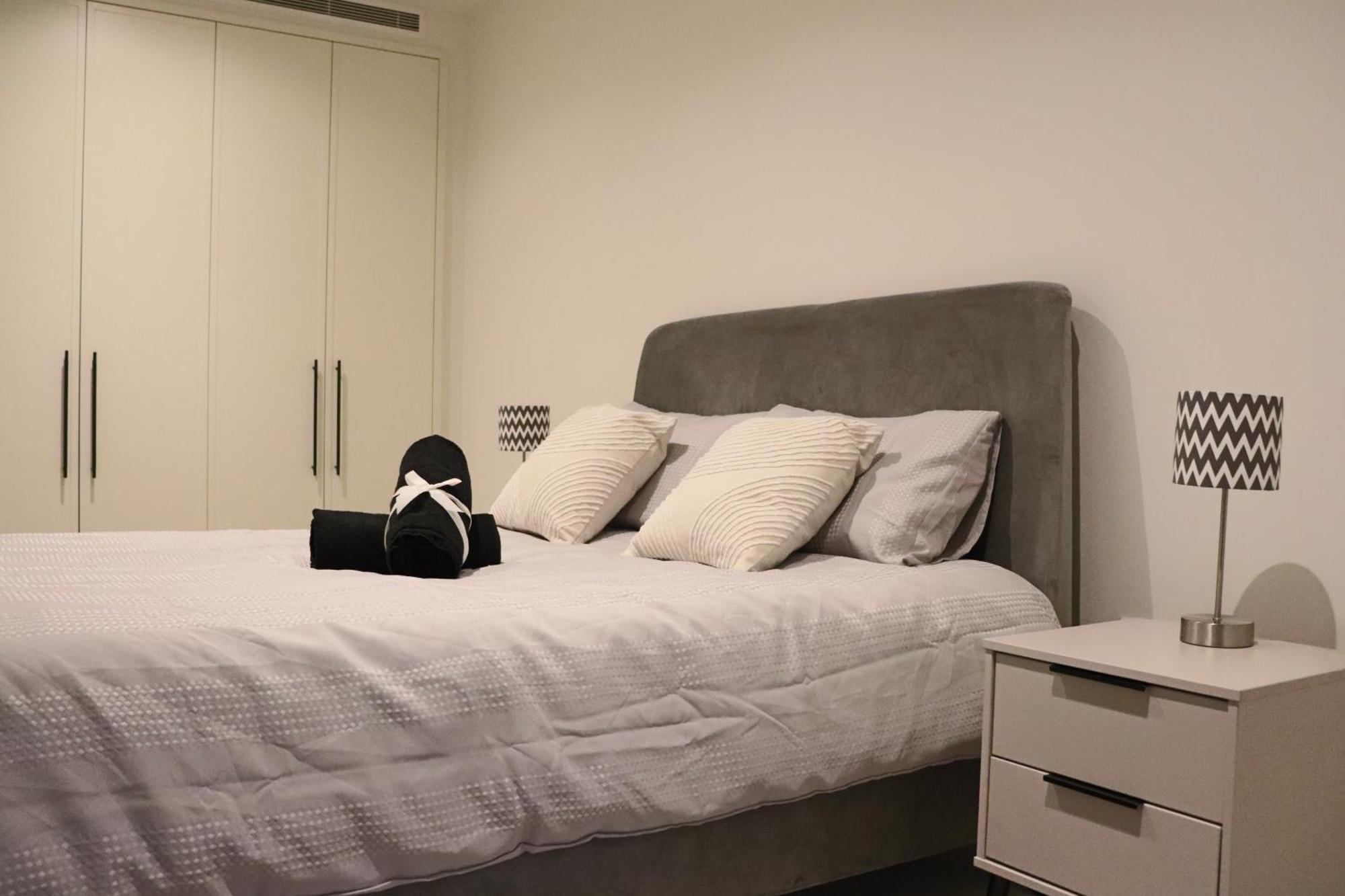 Luxury 2 Bed 2 Bath *