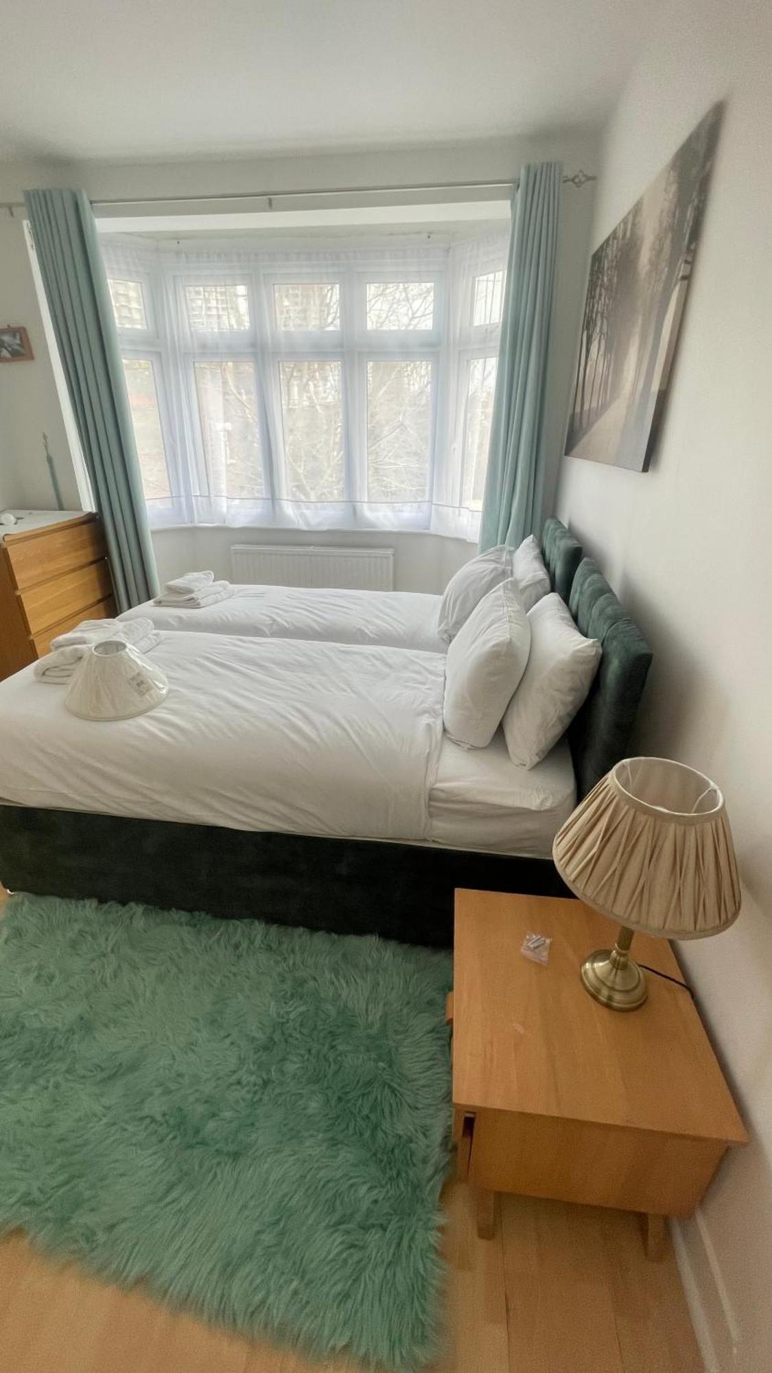 Onsitestays - 3 Bedroom House Near Tottenham Hale Ferienhaus London