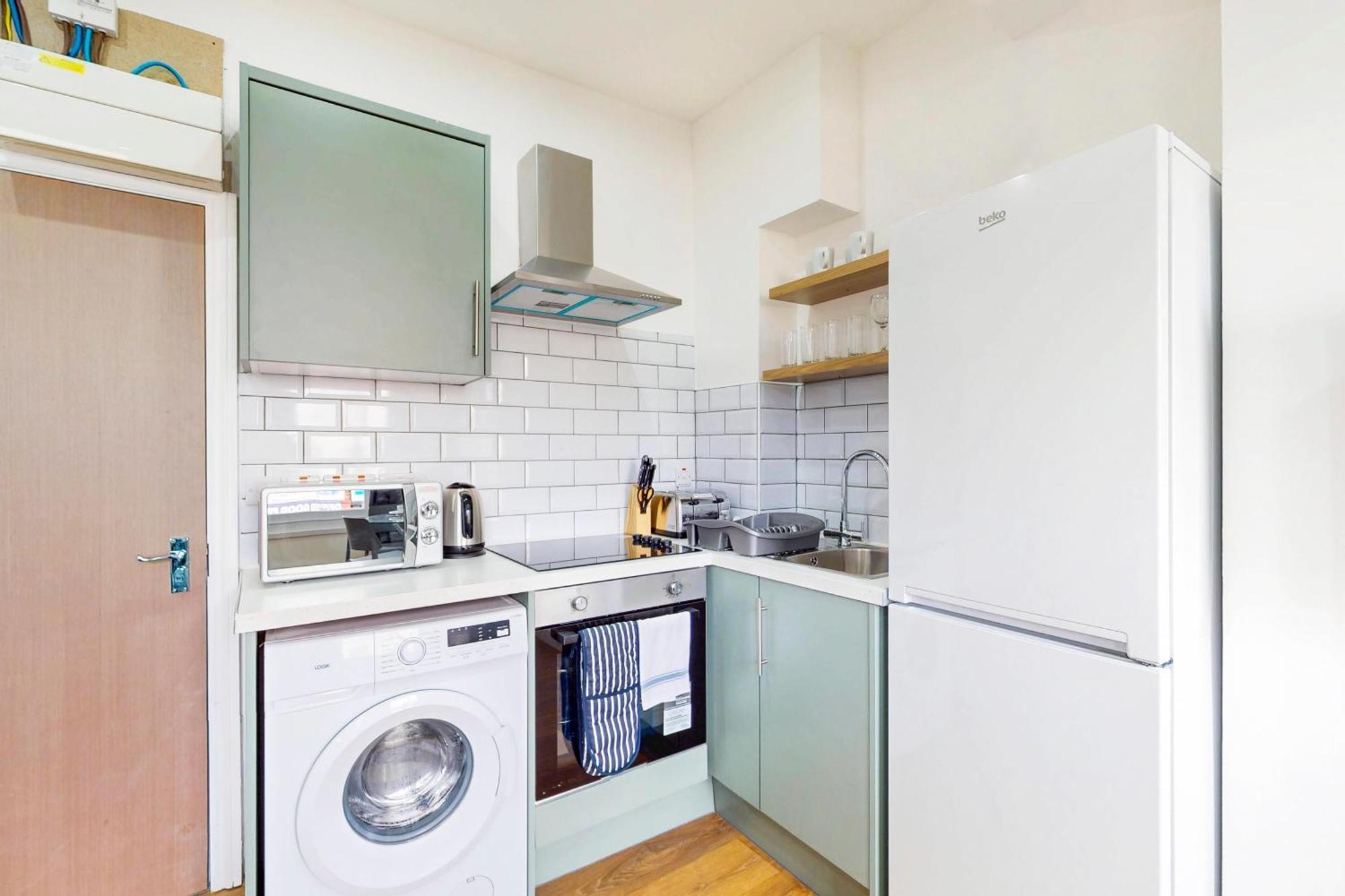 2br Flat 5 Min Walk To New Cross Gate Station