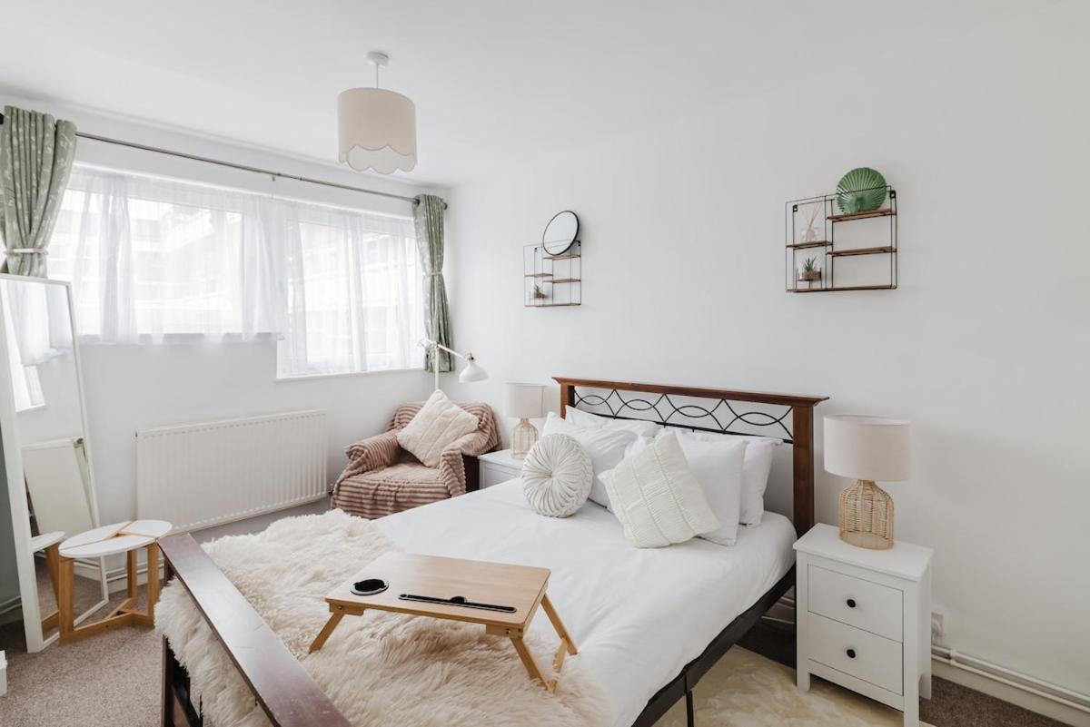 Spacious 3-bed Near Shoreditch With Parking Londen