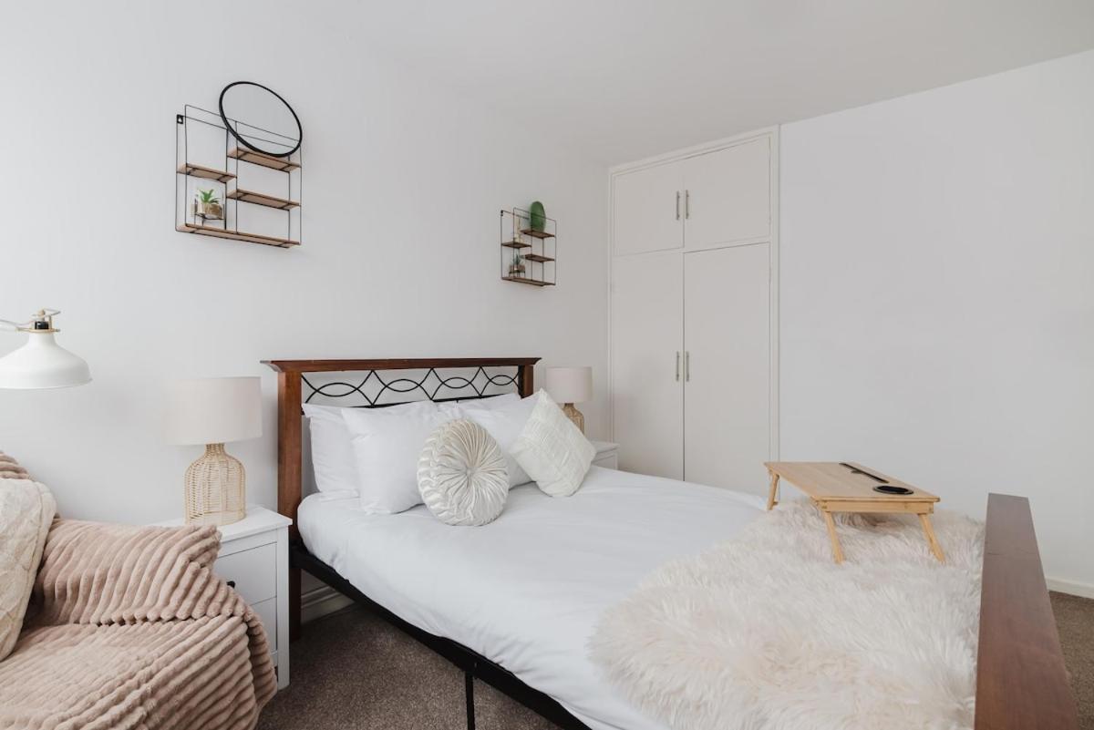 Apartment Spacious 3-bed Near Shoreditch With Parking London