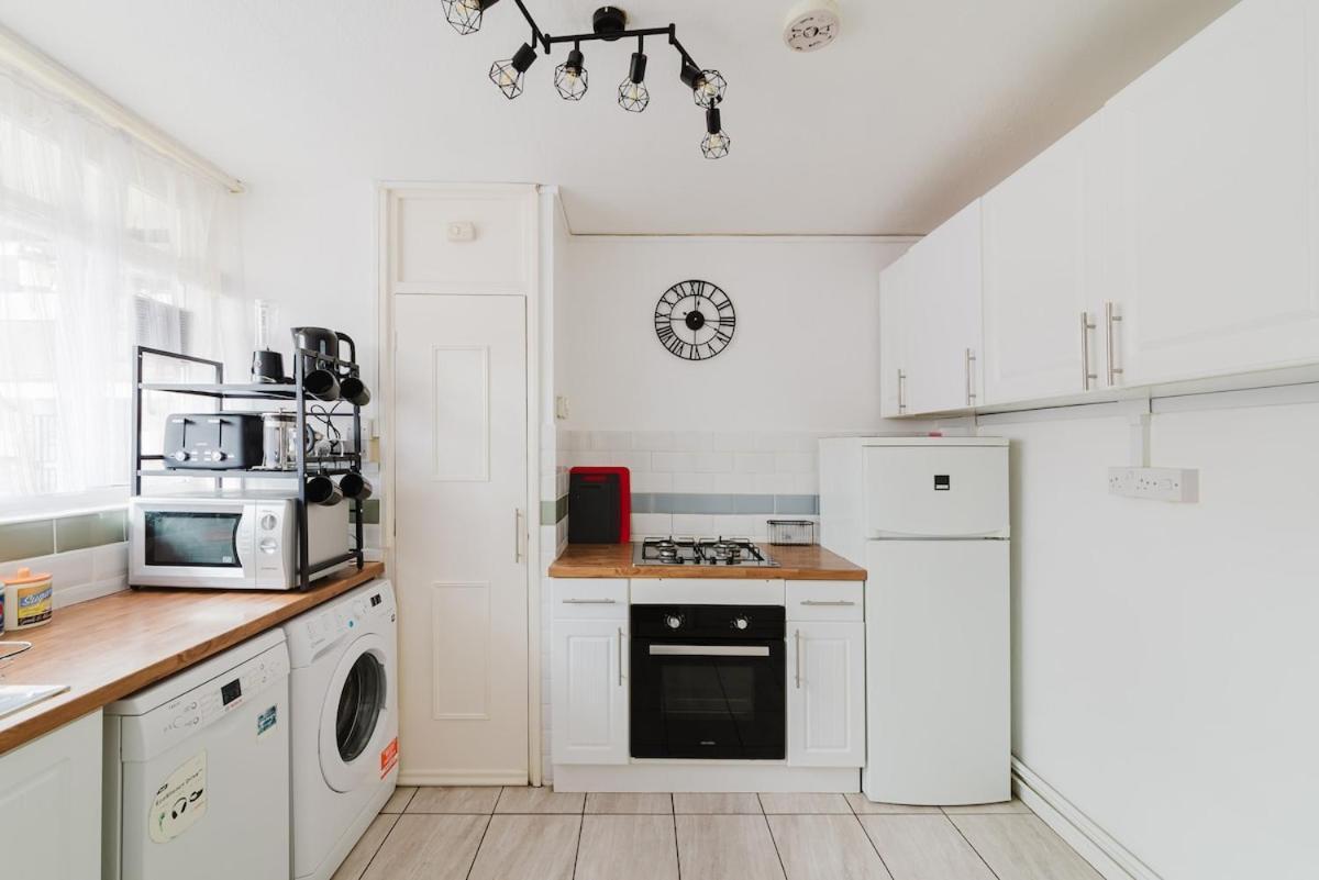 Spacious 3-bed Near Shoreditch With Parking * London