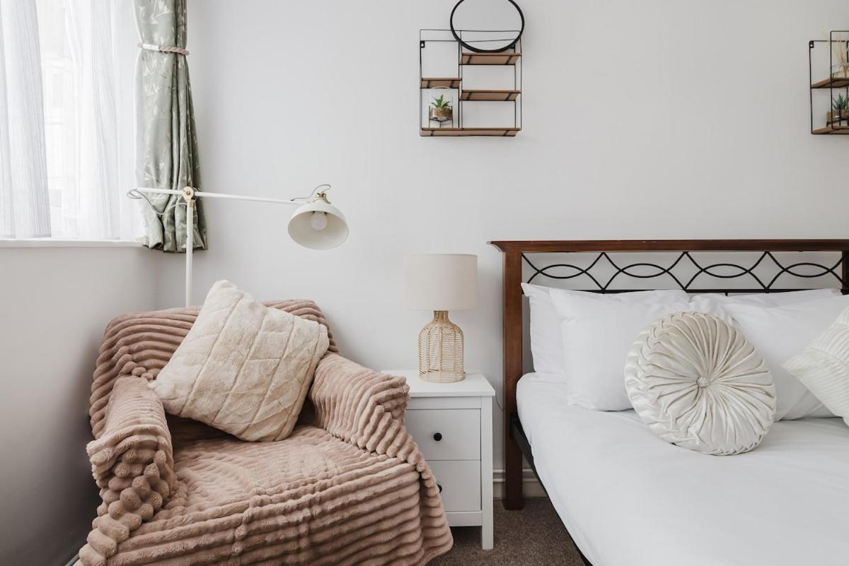 Spacious 3-bed Near Shoreditch With Parking