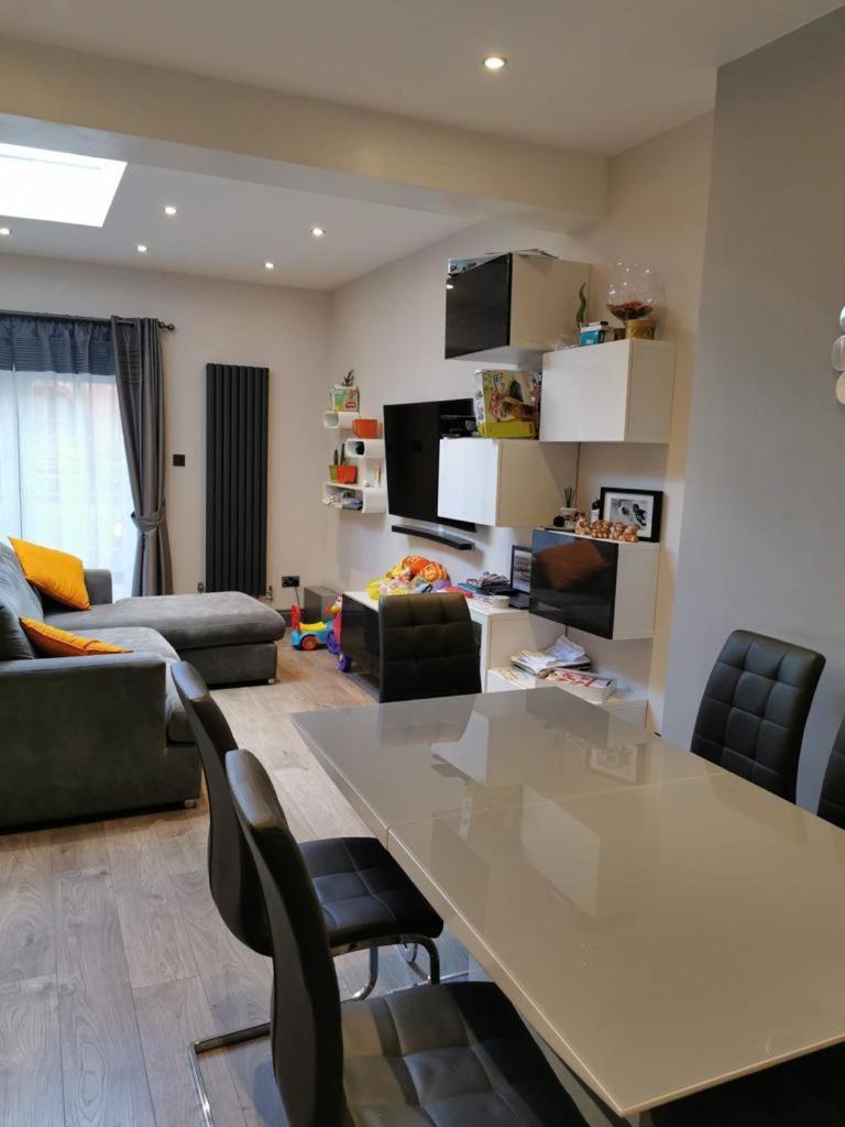 Simonas House * London