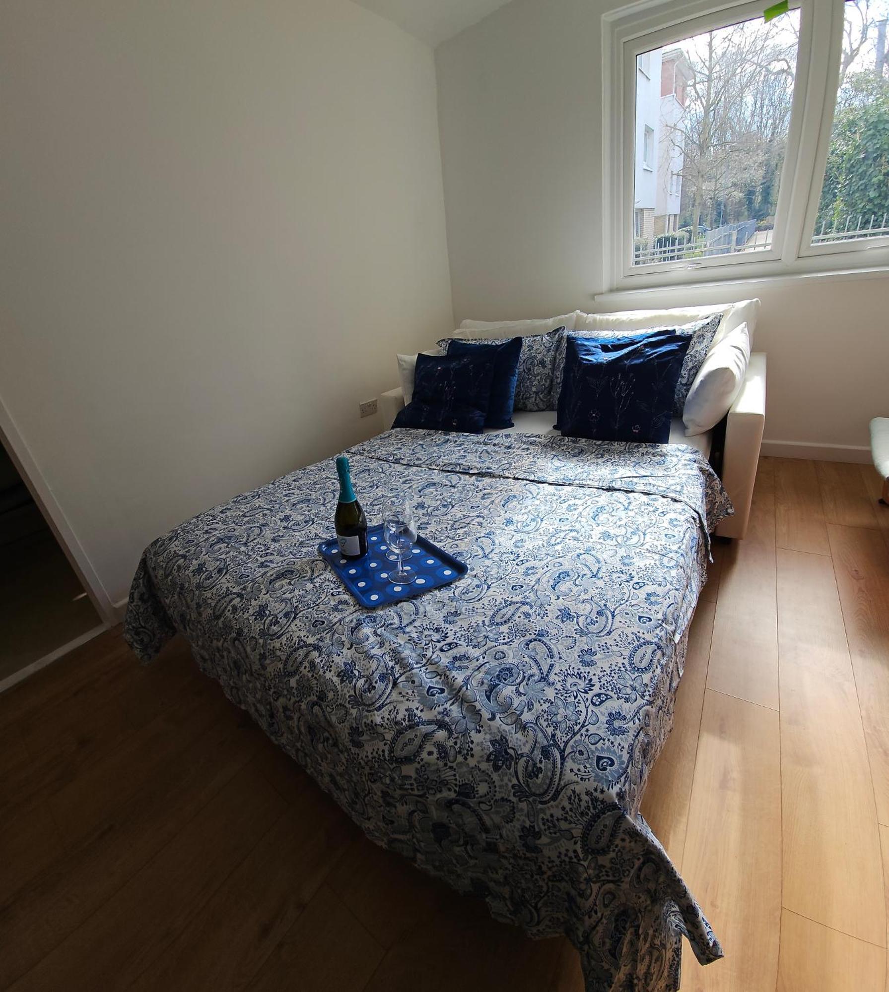 Apartment Modern Flat Near London! *