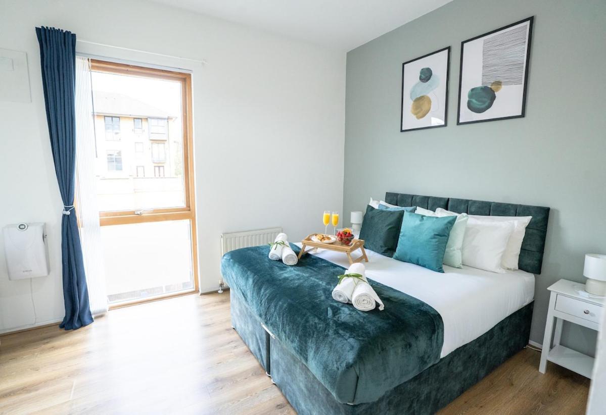 Excel - 2 Bedroom - Sleep 4 Apartment London