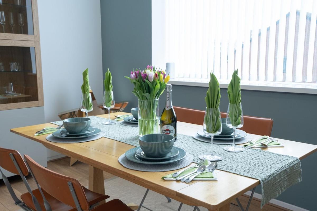Excel - 2 Bedroom - Sleep 4 Apartment London