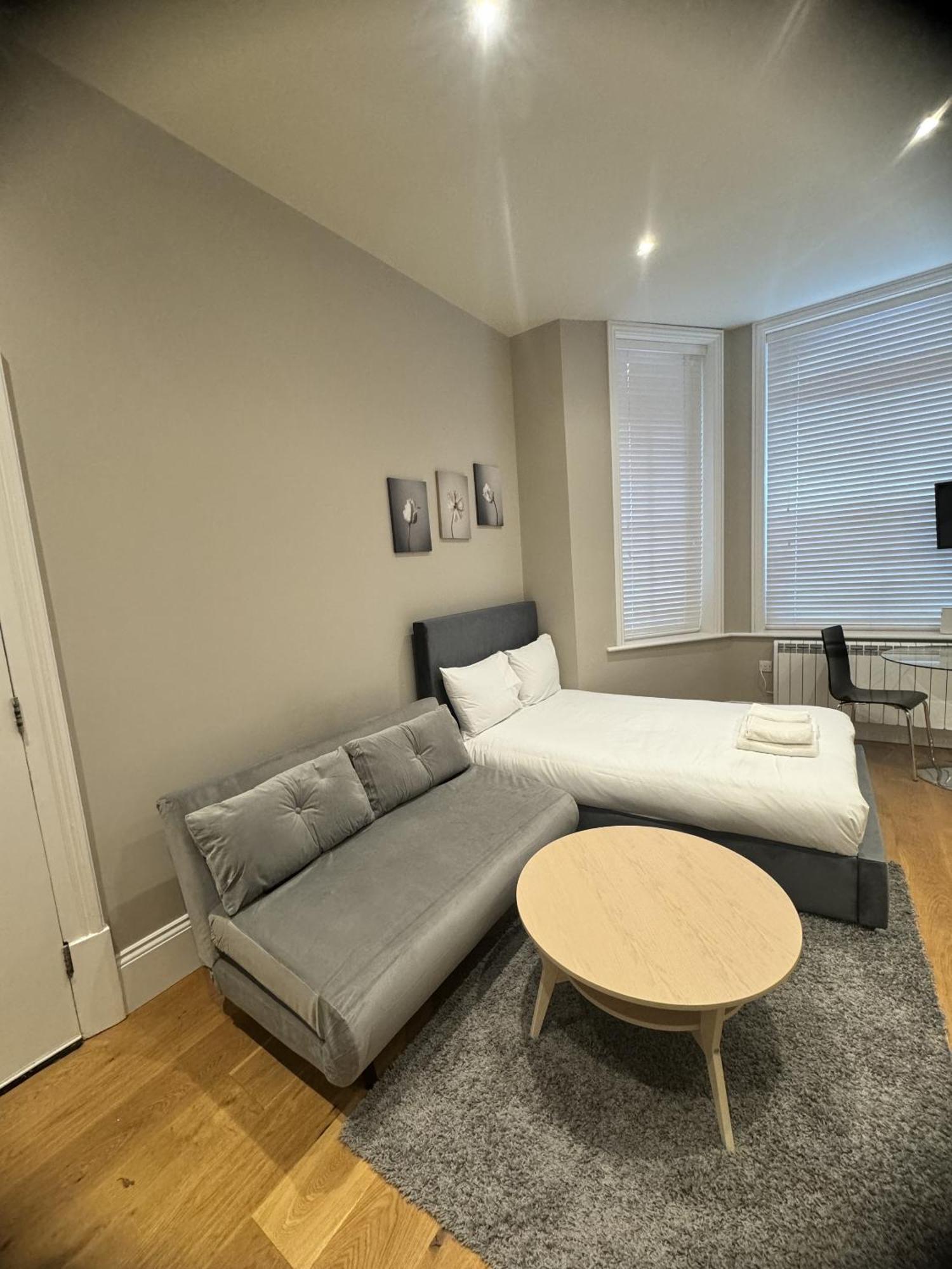 Apartment Fairhazel Gardens