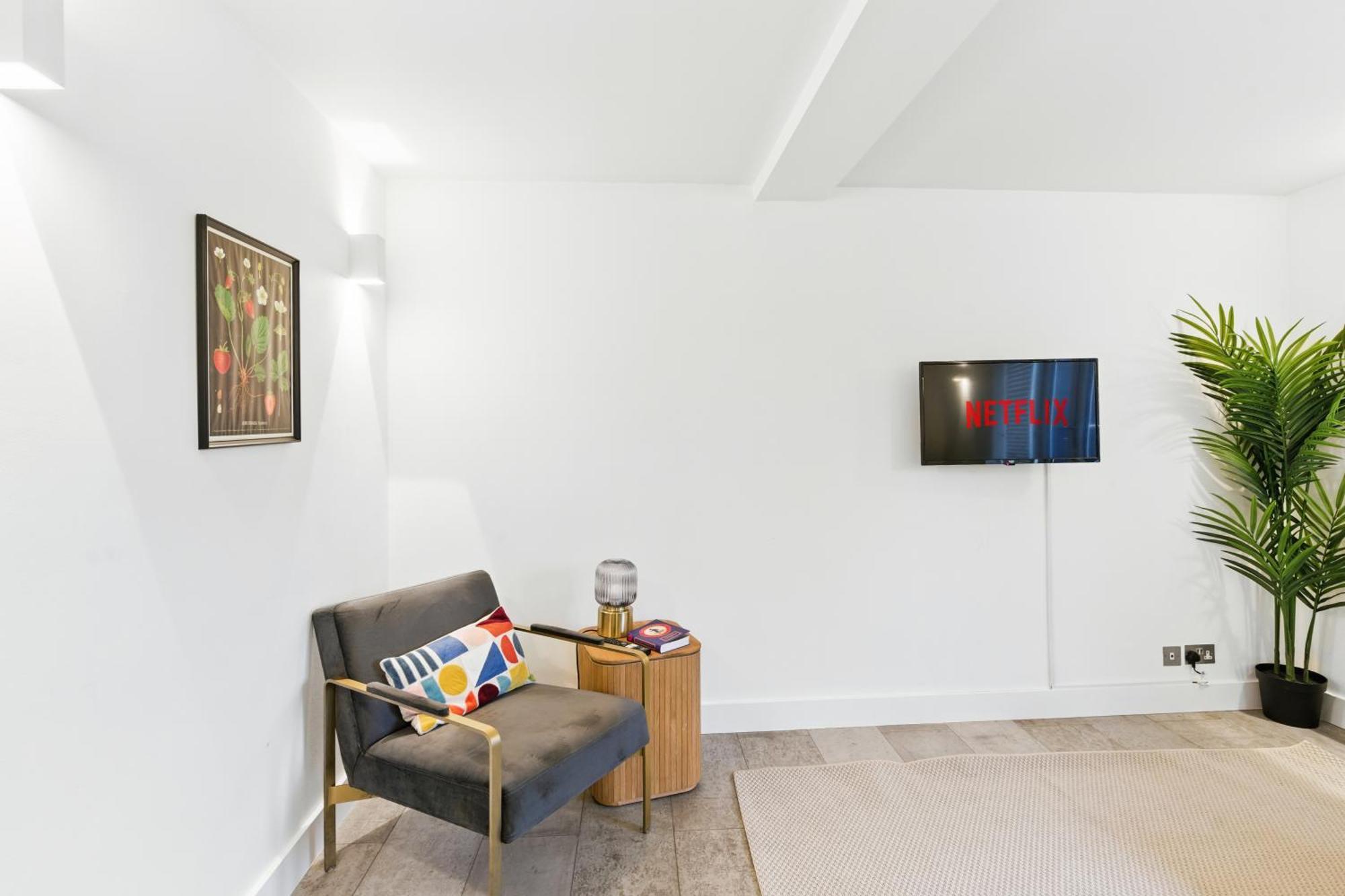 Modern Clerkenwell Loft Spacious Private Terrace Apartment