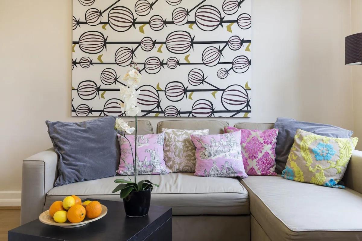 Trendy Spacious 1 Bedroom Flat Apartment *