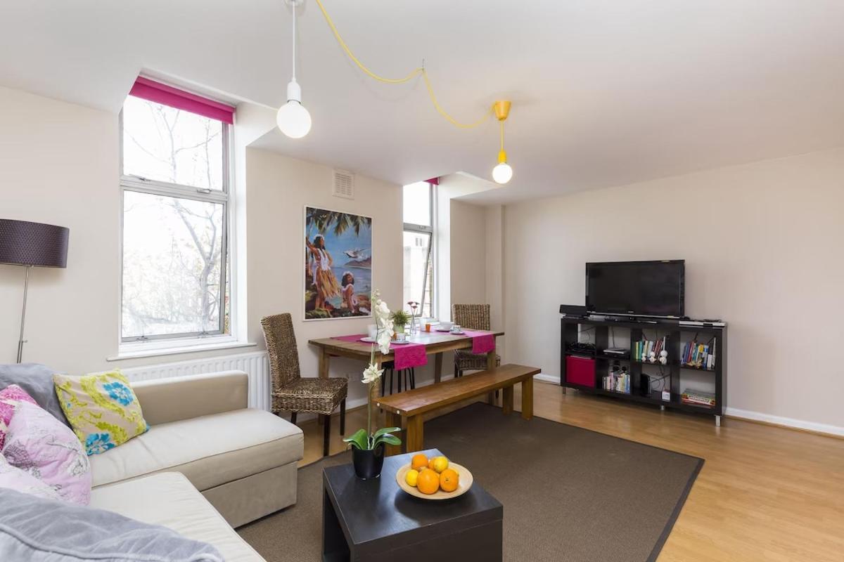 Trendy Spacious 1 Bedroom Flat Apartment *
