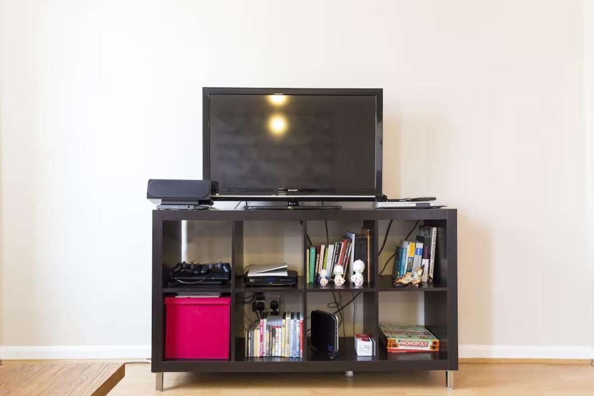 Apartment Trendy Spacious 1 Bedroom Flat London