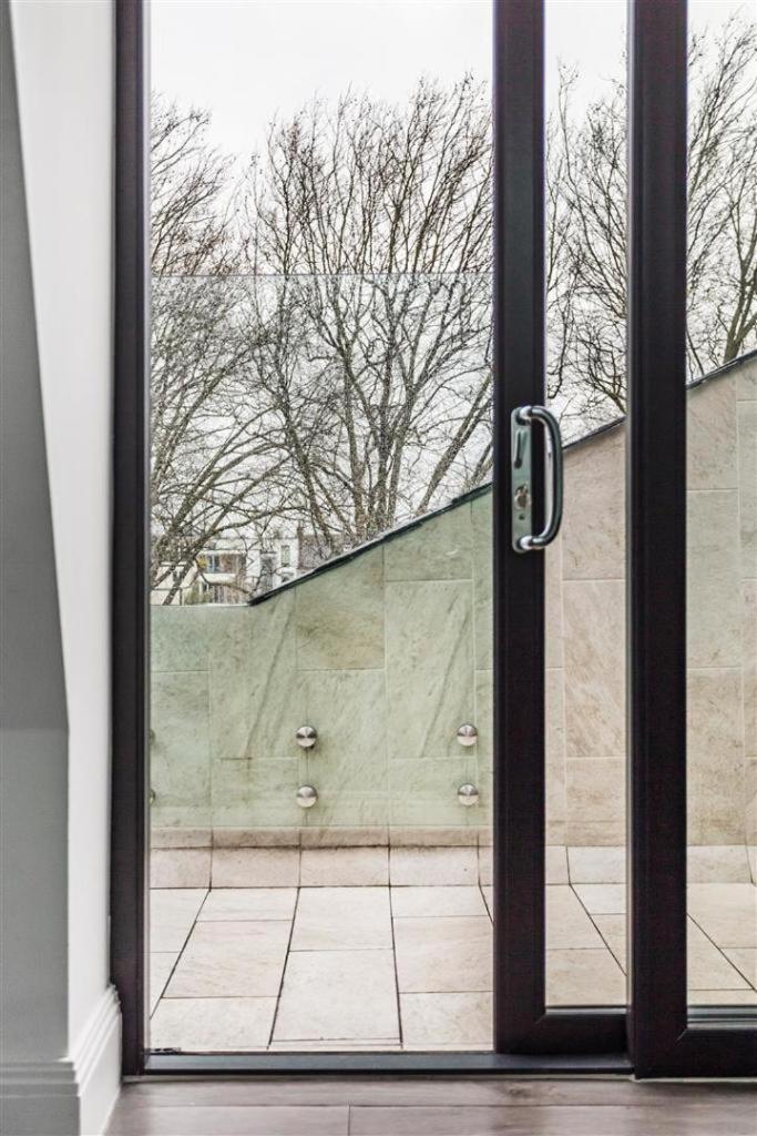 Bright & Glamorous 1br 1ba Private Balcony Apartment