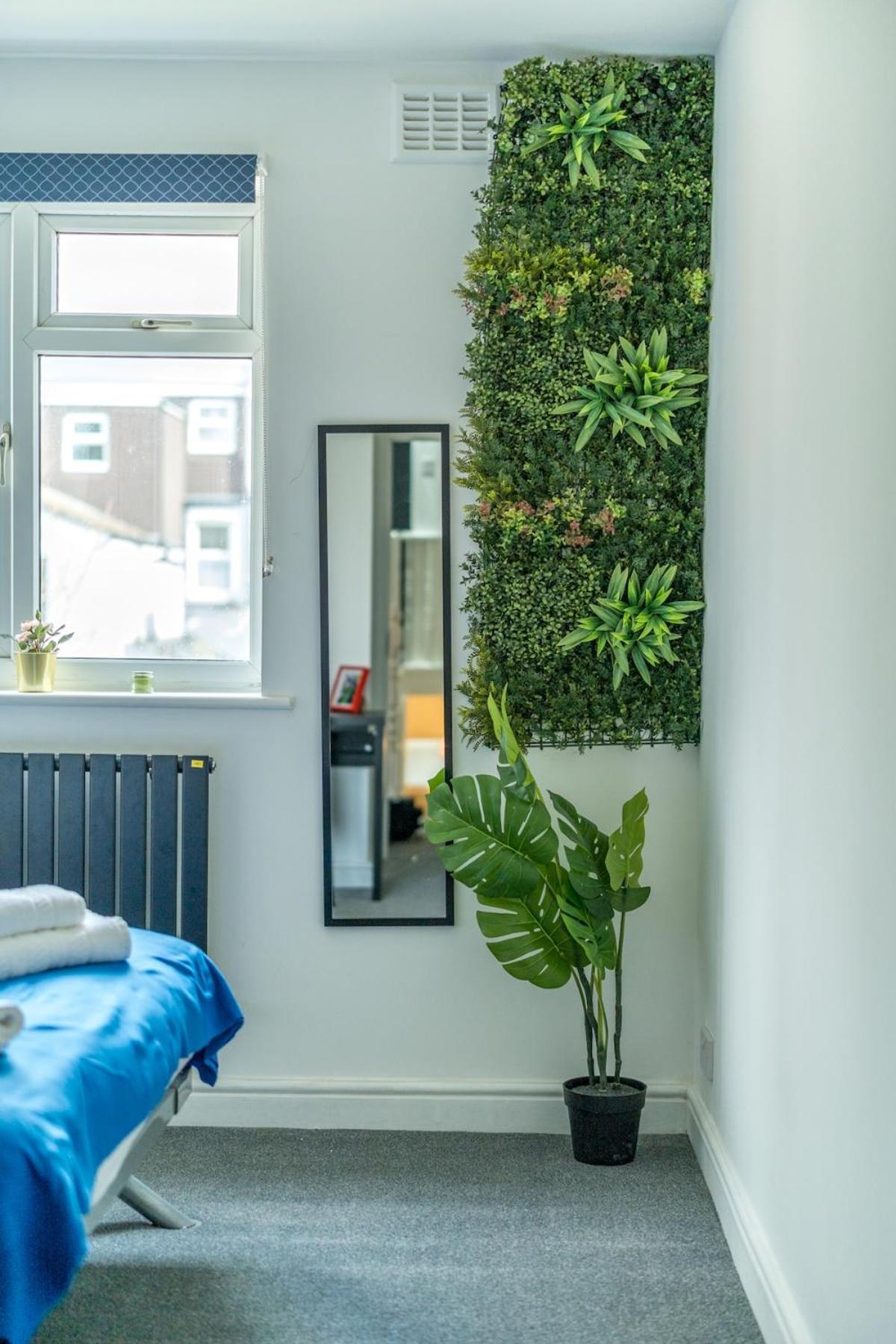 Harlesden, - Stylish Two-bedroom