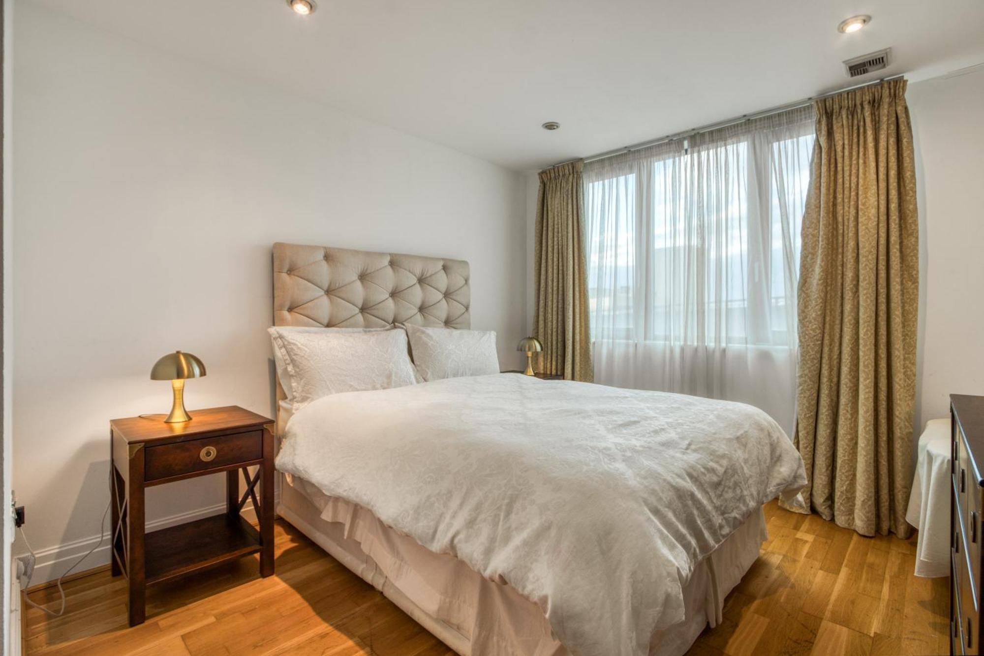 Paddington Spontaneous Side 2br 2ba London