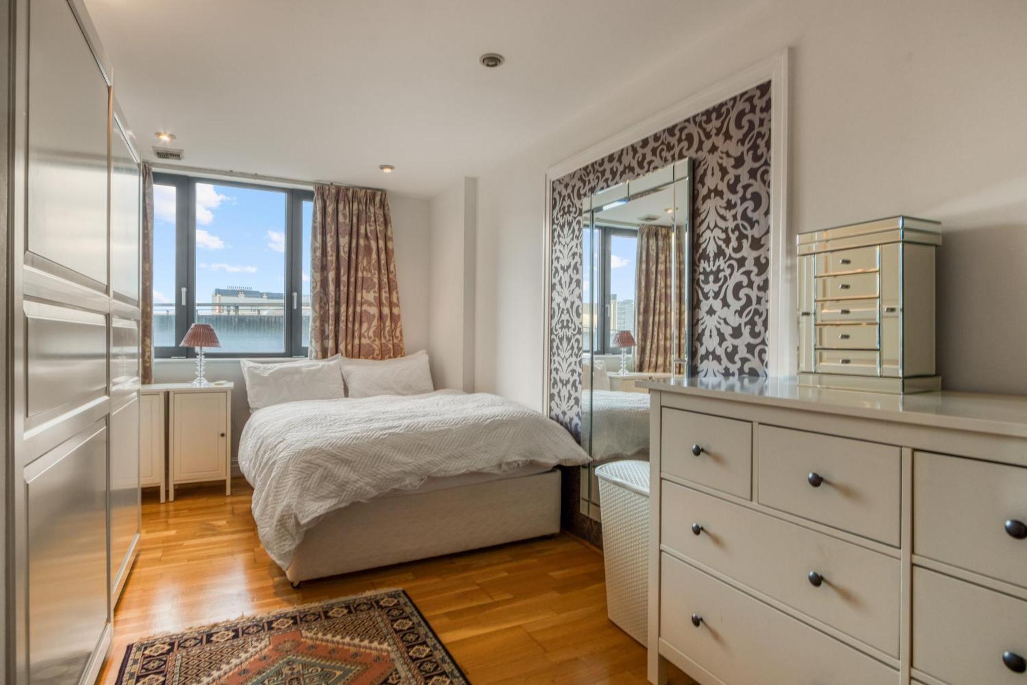 Paddington Spontaneous Side 2br 2ba Apartment *