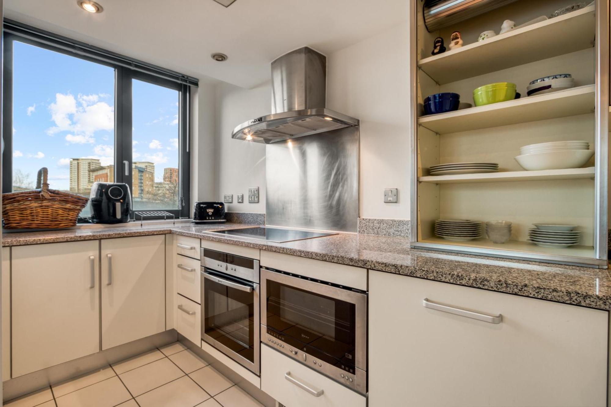 Paddington Spontaneous Side 2br 2ba Apartment London