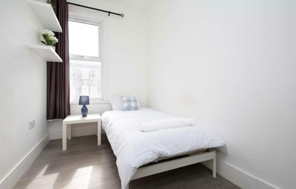 North 2 Bed Luxury * London