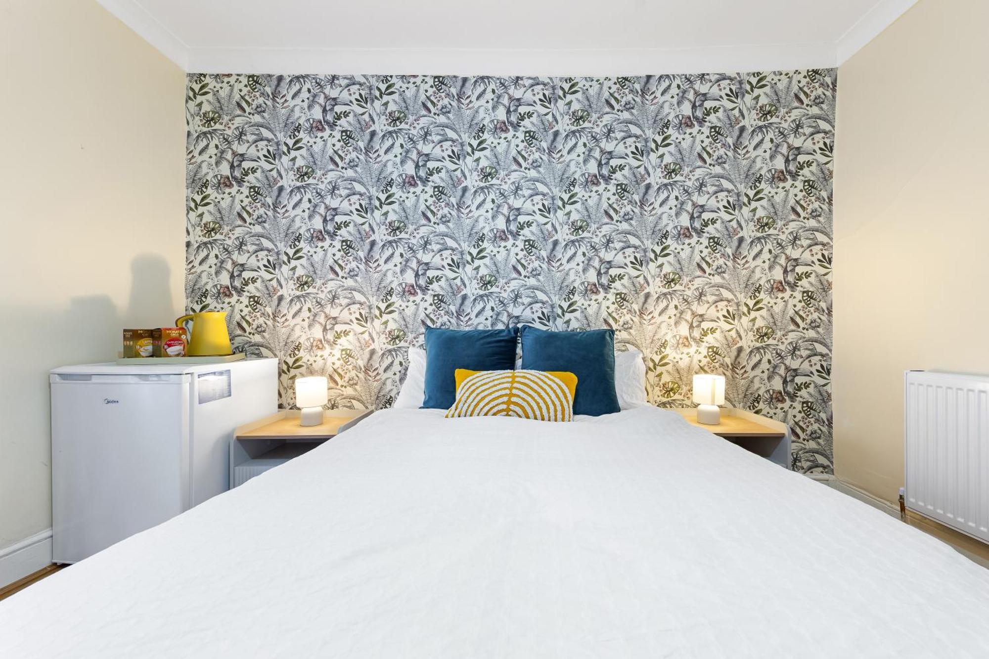Homestay Charming 3br Near Tube - Walk To Cafes, Lloyd Park - Copeland 3br Combo
