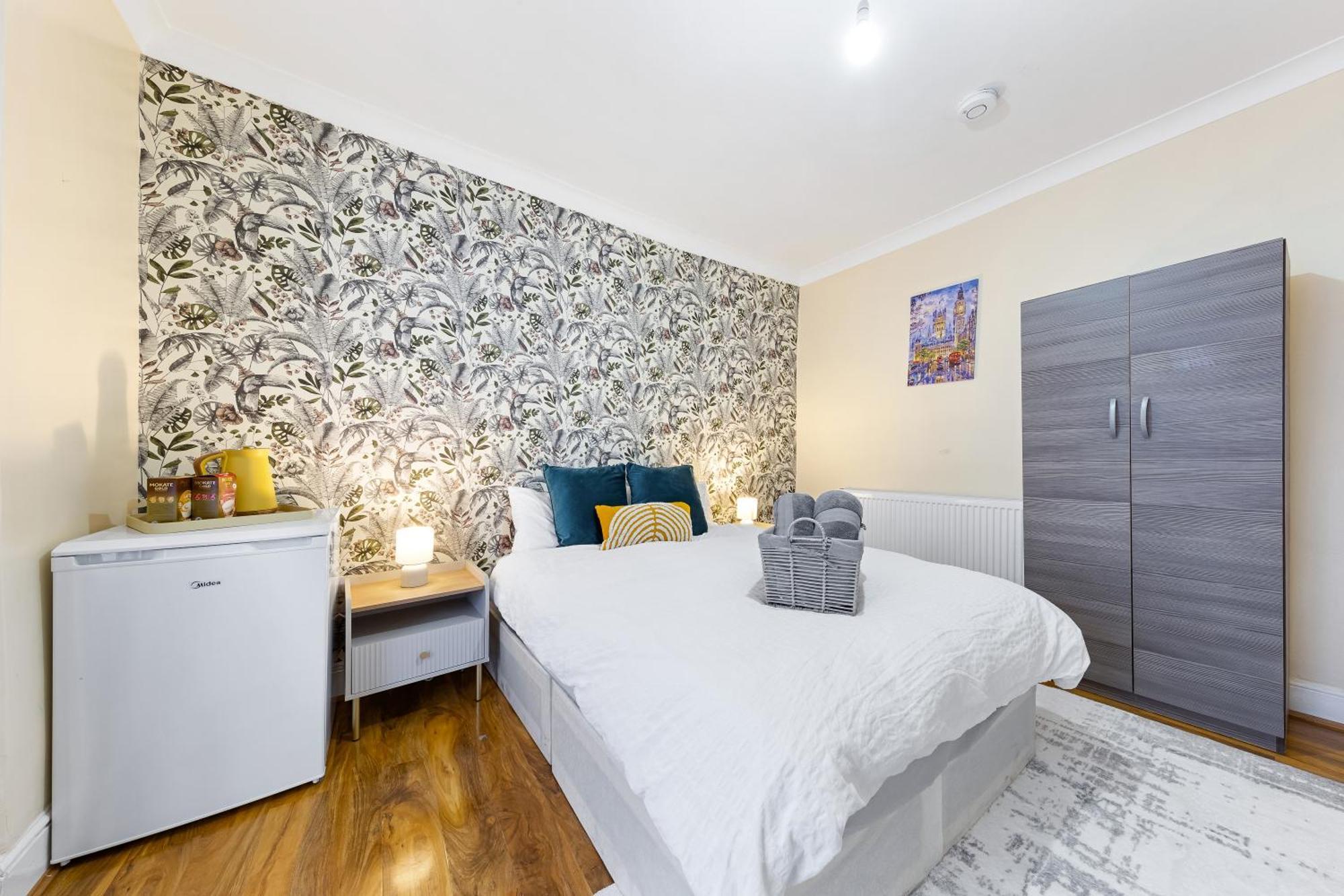 Charming 3br Near Tube - Walk To Cafes, Lloyd Park - Copeland 3br Combo