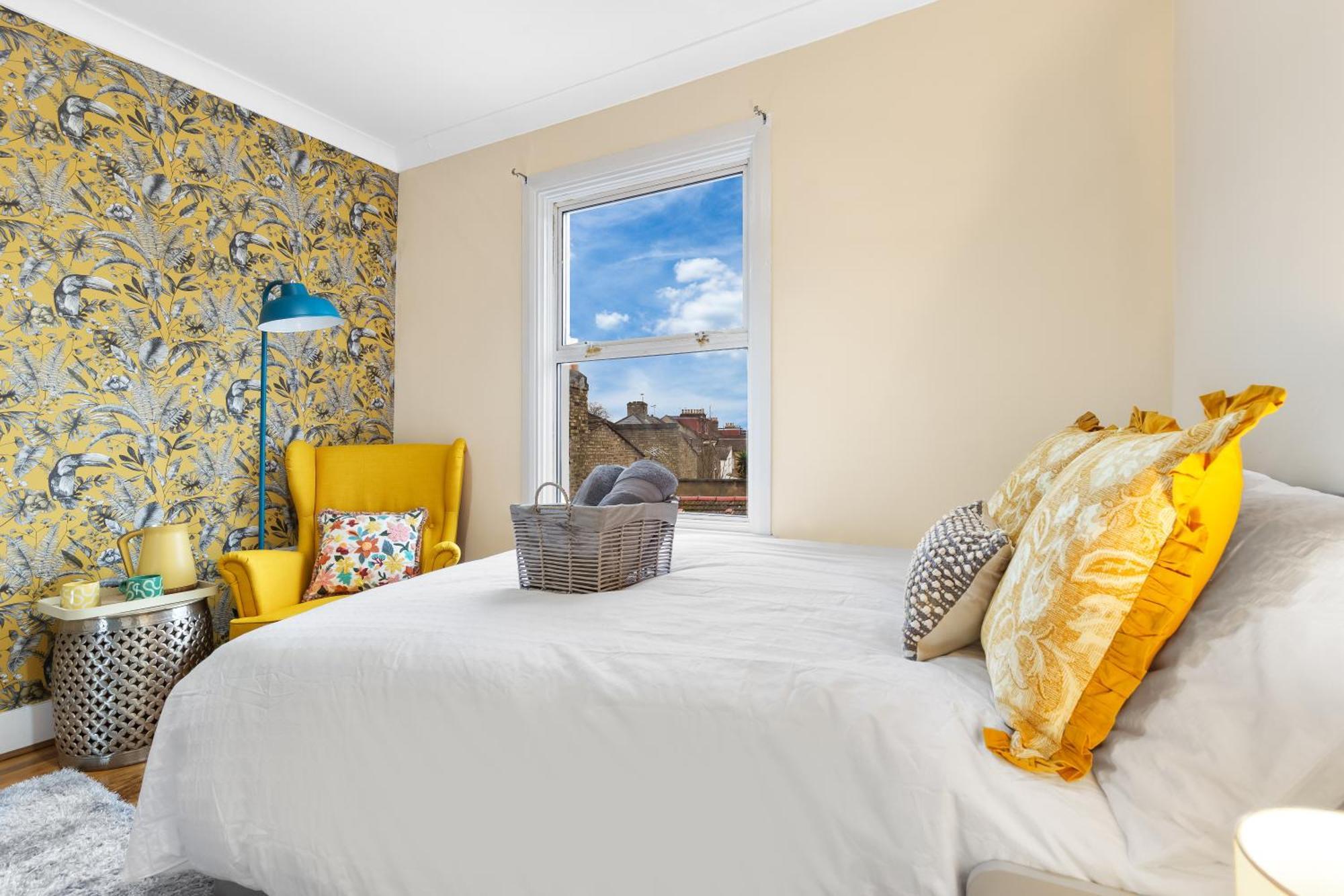 Homestay Charming 3br Near Tube - Walk To Cafes, Lloyd Park - Copeland 3br Combo