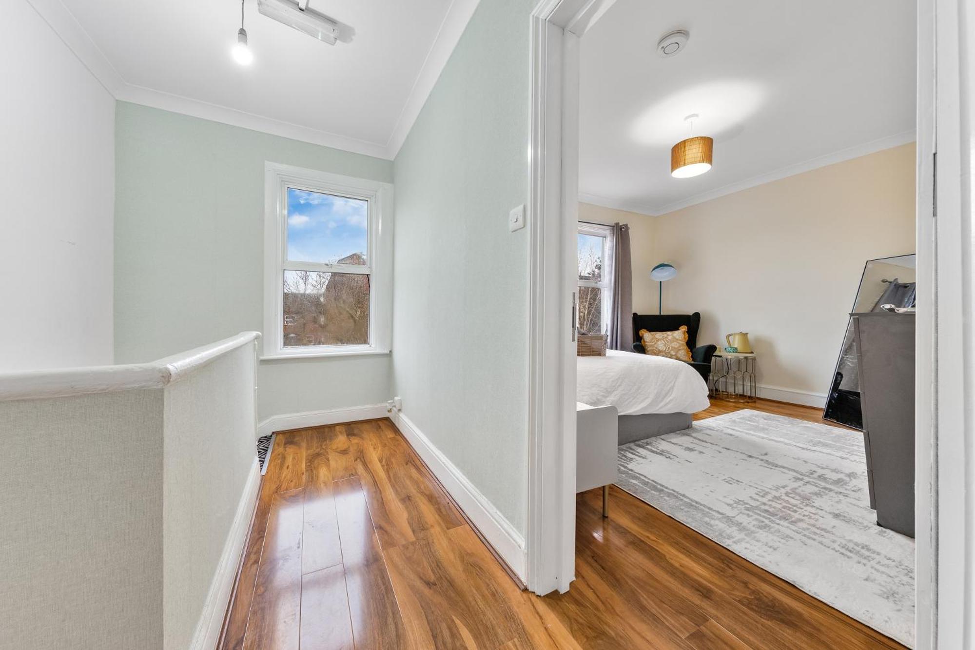 Charming 3br Near Tube - Walk To Cafes, Lloyd Park - Copeland 3br Combo London