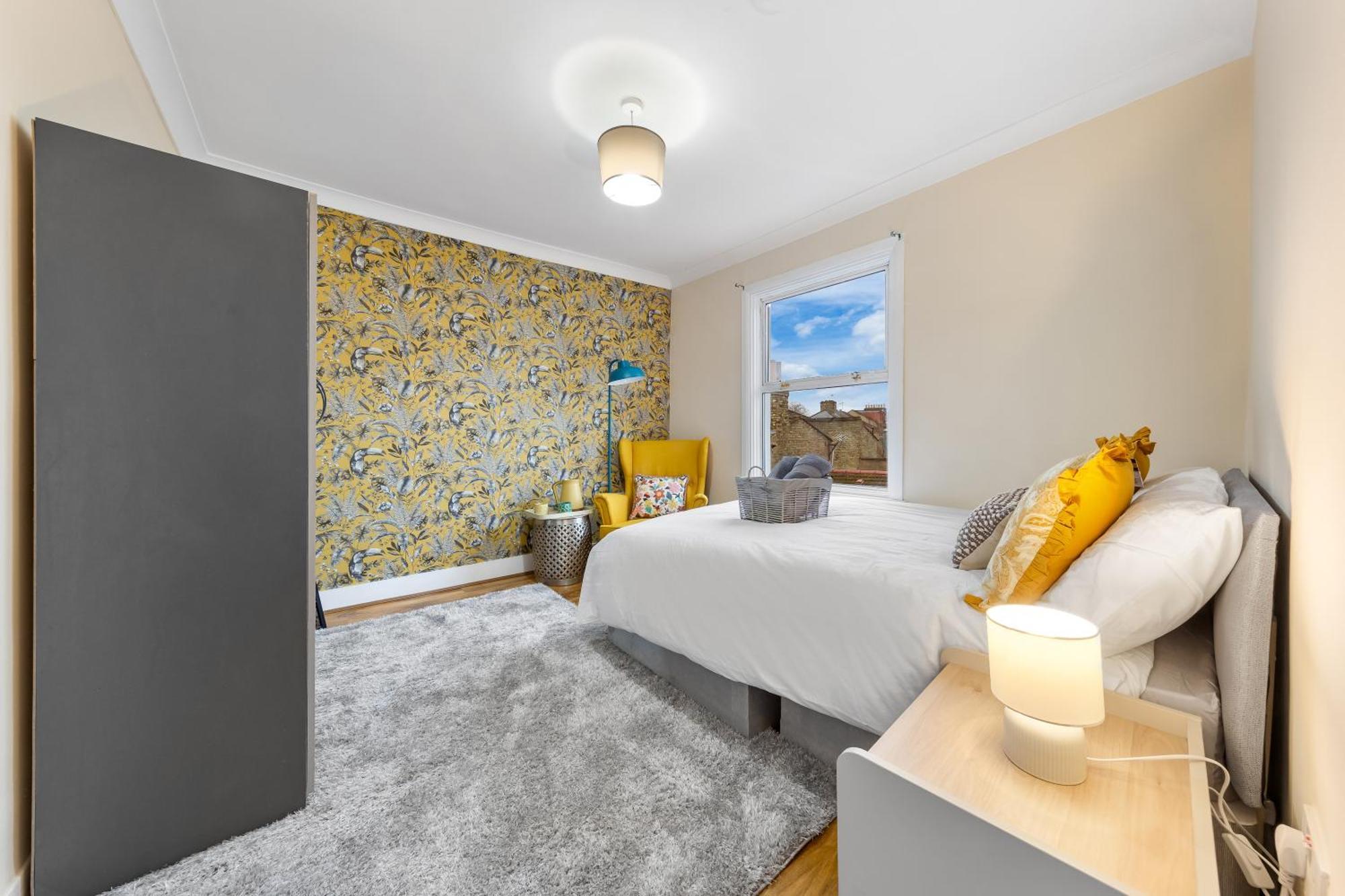 Homestay Charming 3br Near Tube - Walk To Cafes, Lloyd Park - Copeland 3br Combo