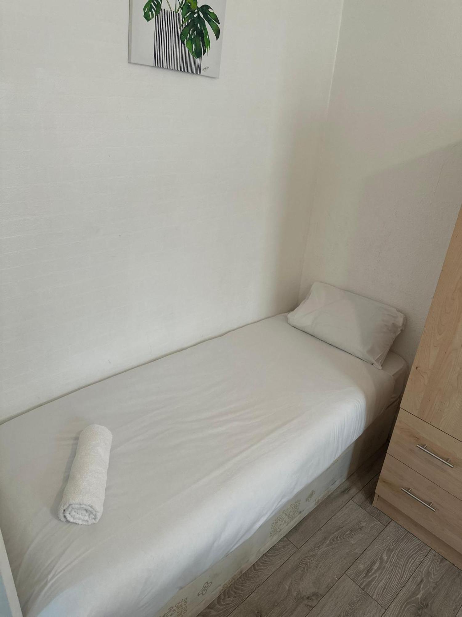 2 Bedroom Flat Ground Floor Miles Apartment