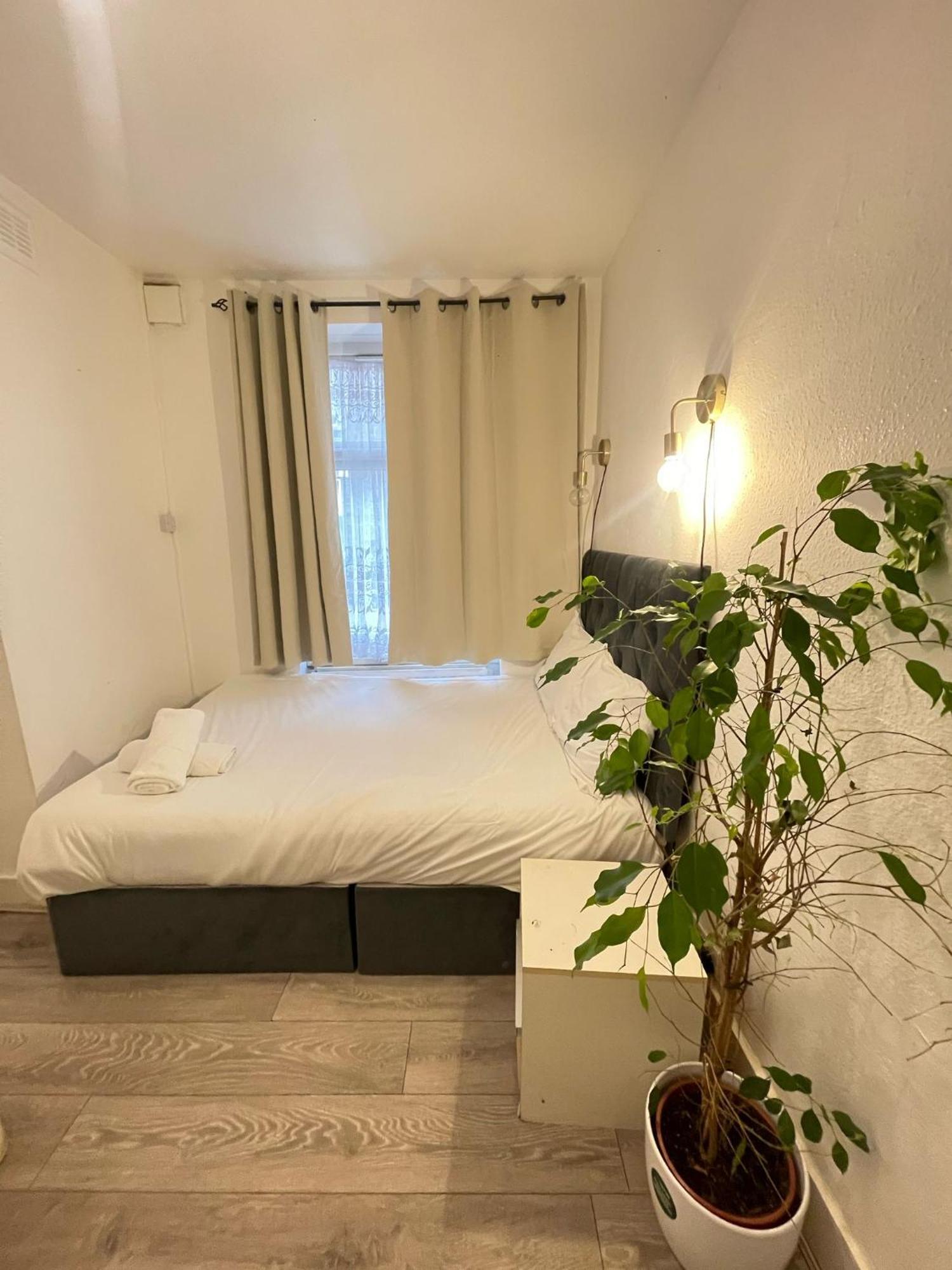 2 Bedroom Flat Ground Floor Miles Apartment *