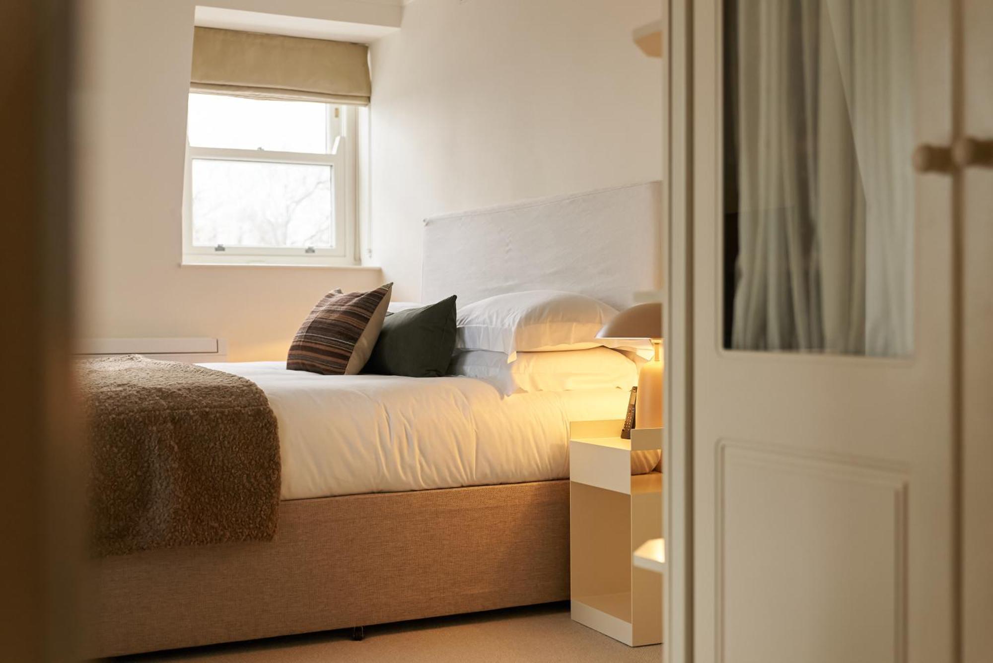 Europa House Aparthotel London