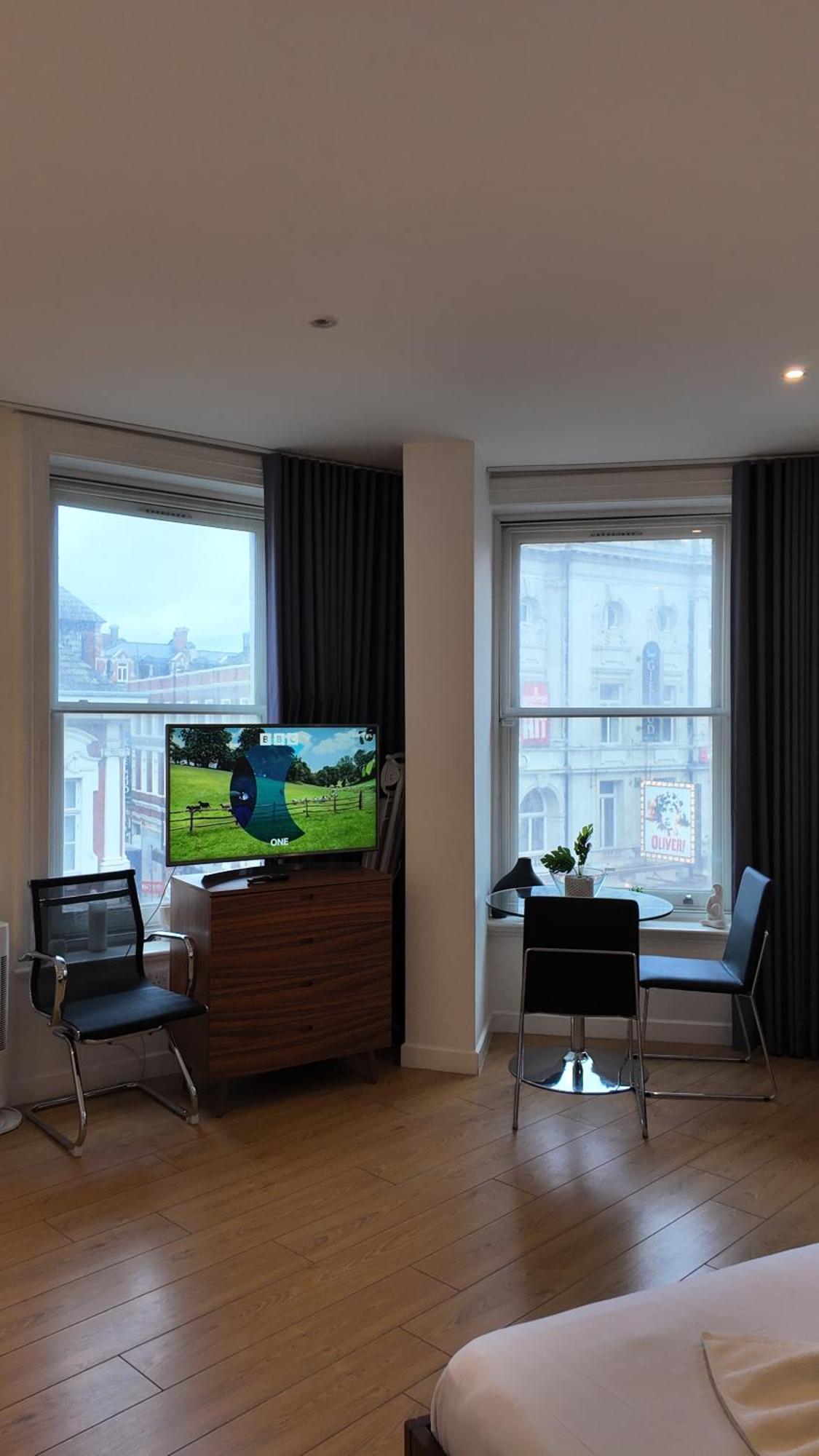 Appartement Stunning Piccadilly 1 Bedroom Flat In Vr9 Londen