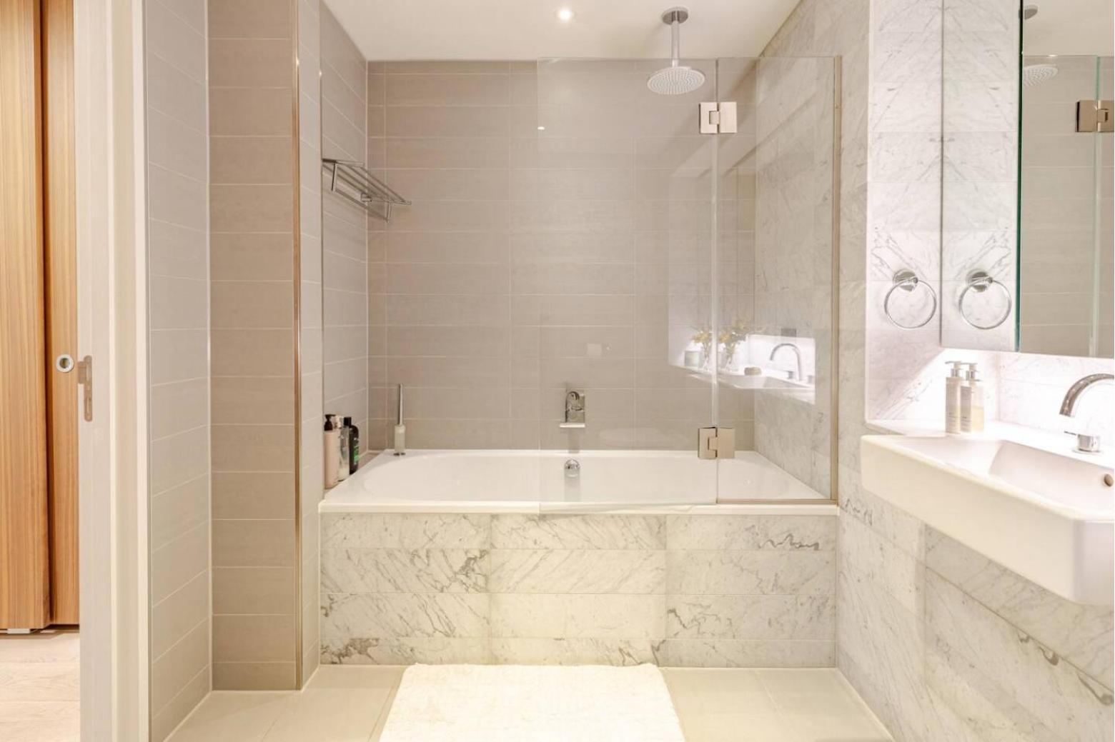 Soho 2 Bed Penthouse Modern Apartment