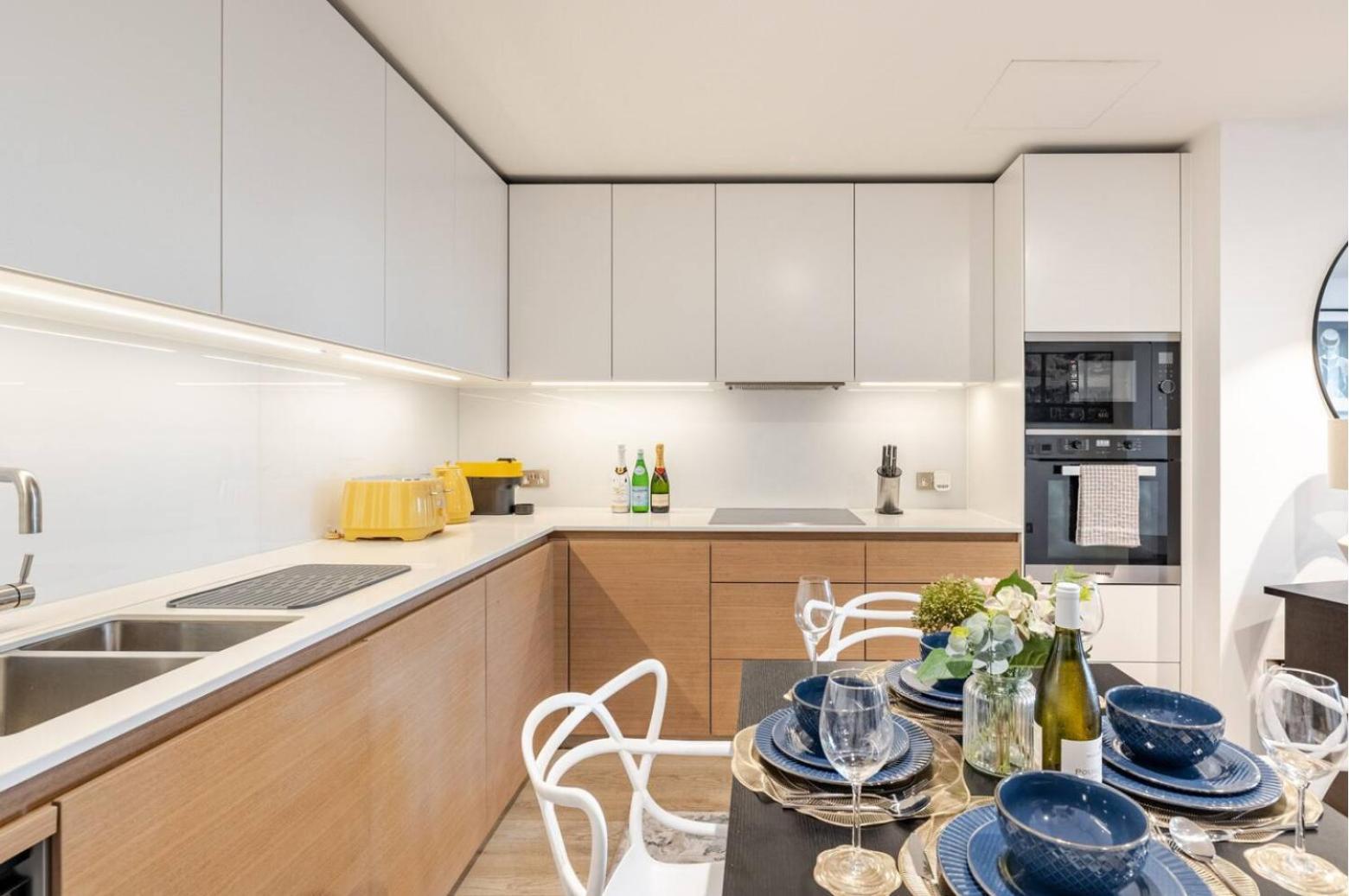Soho 2 Bed Penthouse Modern Apartment *