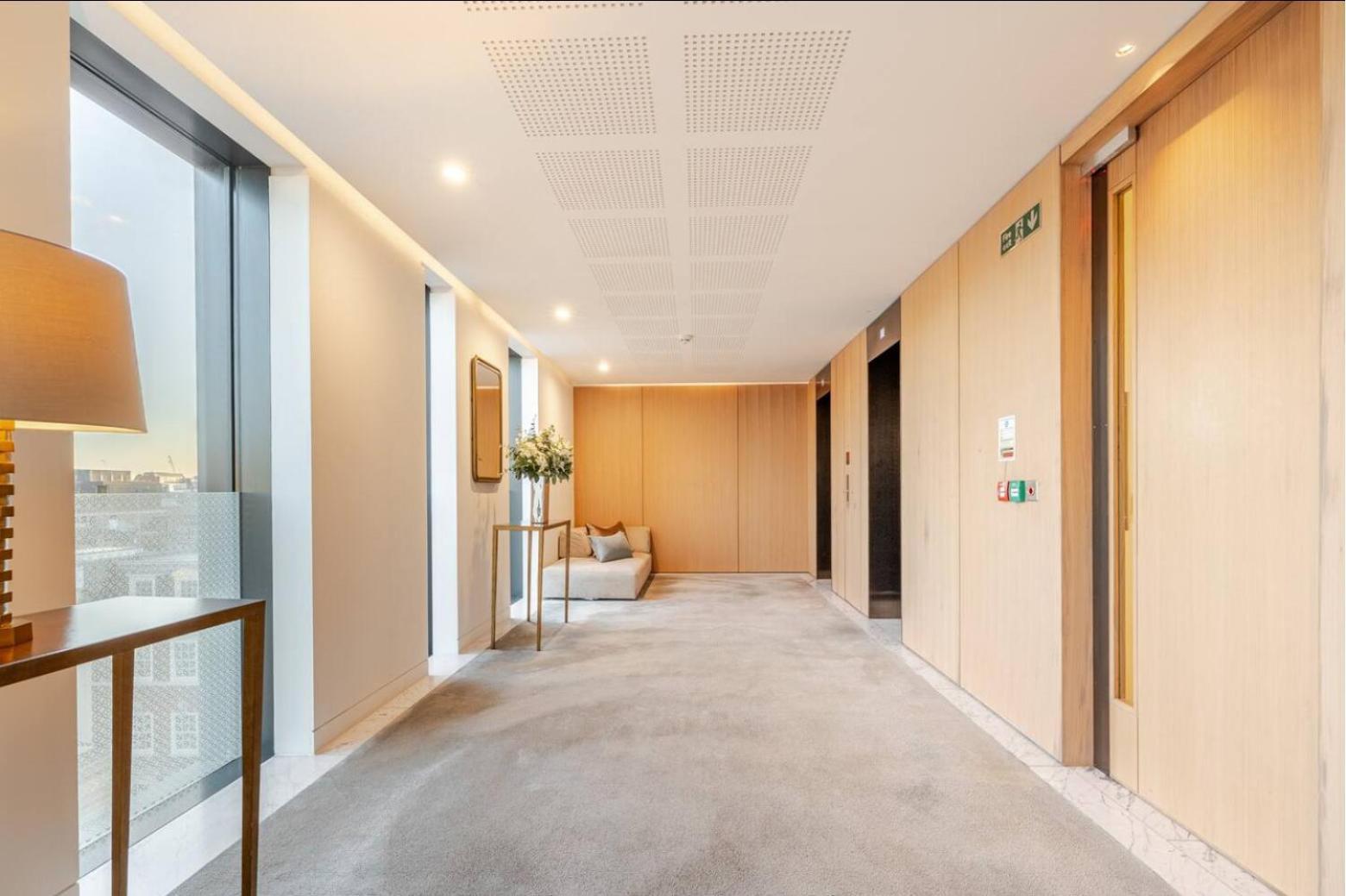 Soho 2 Bed Penthouse Modern *