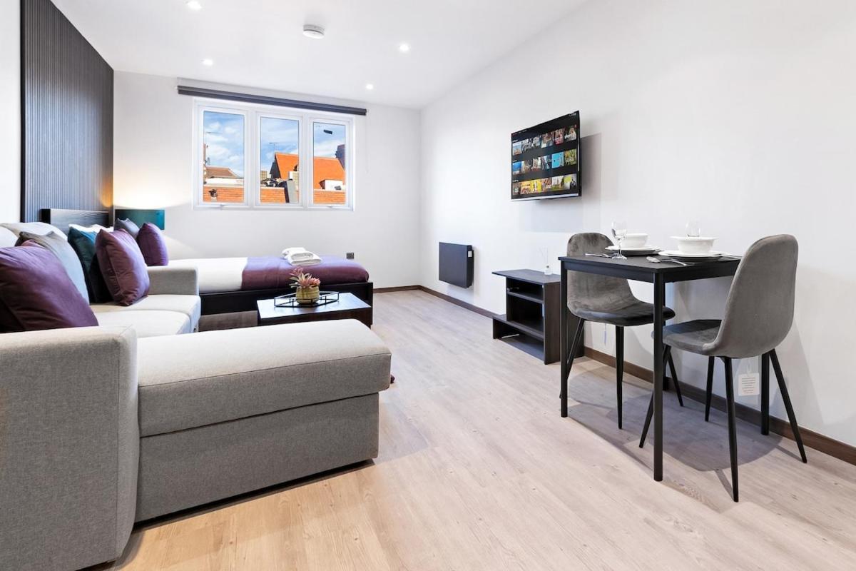 Modern - Near Station - Apartment