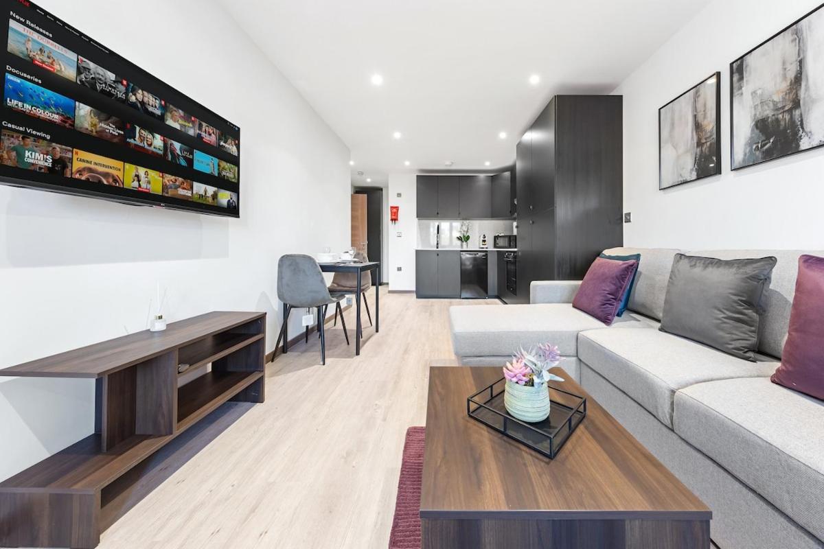Modern - Near Station - Apartment *
