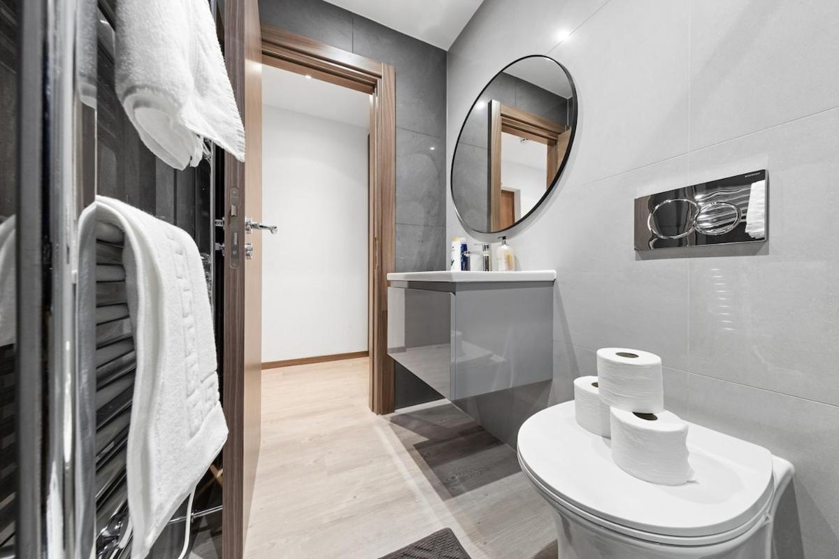 Modern - Near Station - Apartment London