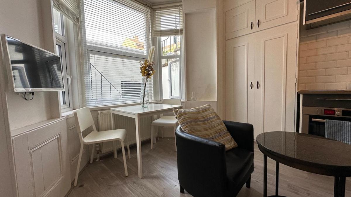 Comfortable West Apartment London